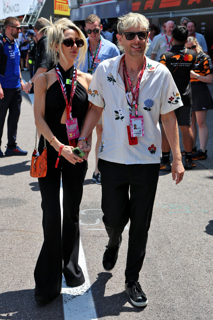 GP MONACO, Dominic Howard (GBR) Muse Drummer (Right) with sua moglie Stacie Costello (GBR).
07.06.2026. Formula 1 World Championship, Rd 6, Monaco Grand Prix, Monte Carlo, Monaco, Gara Day.
- www.xpbimages.com, EMail: requests@xpbimages.com © Copyright: Batchelor / XPB Images