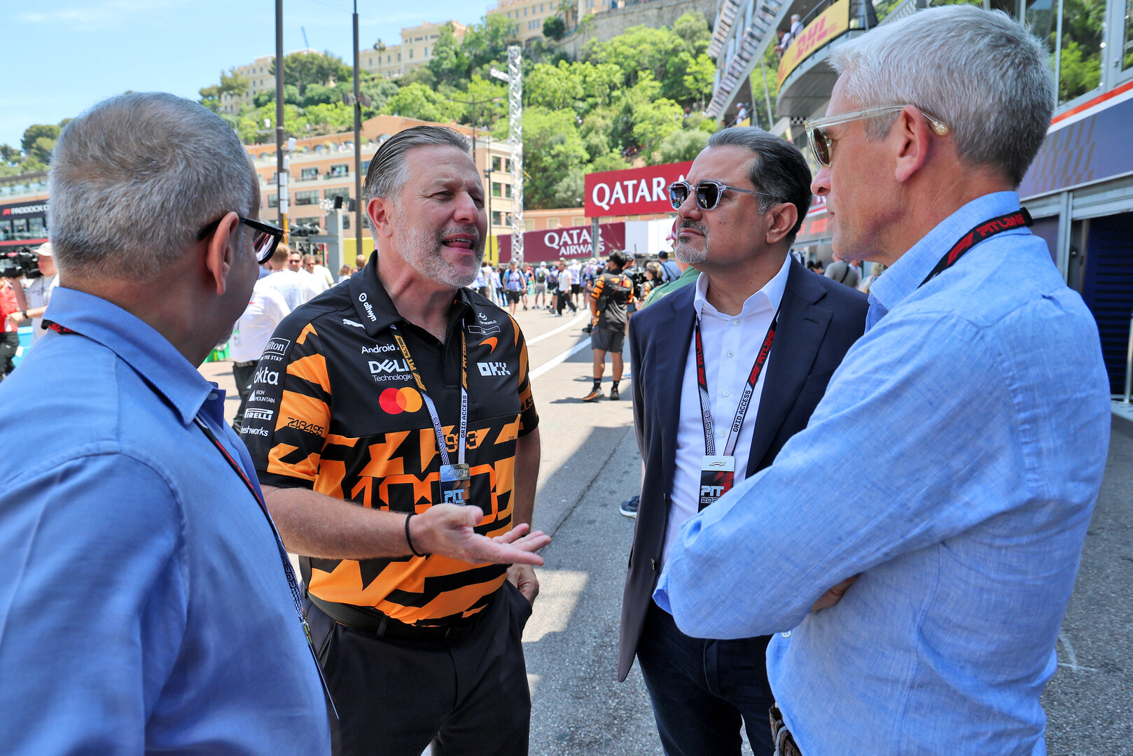 GP MONACO, Zak Brown (USA) McLaren F1 Team Executive Director with Crown Prince Shaikh Salman bin Isa Hamad Al Khalifa (BRN) (Left) e guests.
07.06.2026. Formula 1 World Championship, Rd 6, Monaco Grand Prix, Monte Carlo, Monaco, Gara Day.
- www.xpbimages.com, EMail: requests@xpbimages.com © Copyright: Batchelor / XPB Images