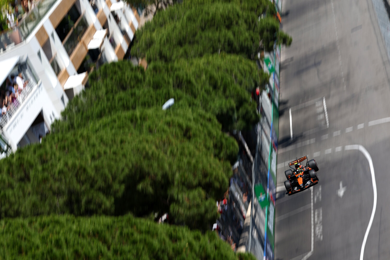 GP MONACO, Lando Norris (GBR) McLaren F1 Team MCL40.
07.06.2026. Formula 1 World Championship, Rd 6, Monaco Grand Prix, Monte Carlo, Monaco, Gara Day.
- www.xpbimages.com, EMail: requests@xpbimages.com © Copyright: Bearne / XPB Images
