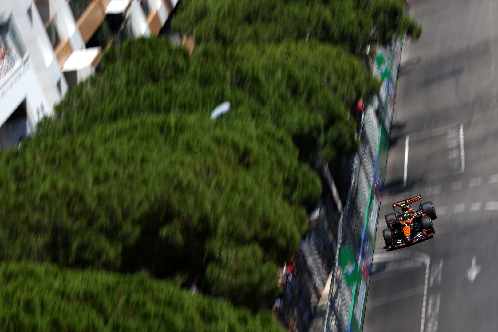 GP MONACO, Lando Norris (GBR) McLaren F1 Team MCL40.
07.06.2026. Formula 1 World Championship, Rd 6, Monaco Grand Prix, Monte Carlo, Monaco, Gara Day.
- www.xpbimages.com, EMail: requests@xpbimages.com © Copyright: Bearne / XPB Images
