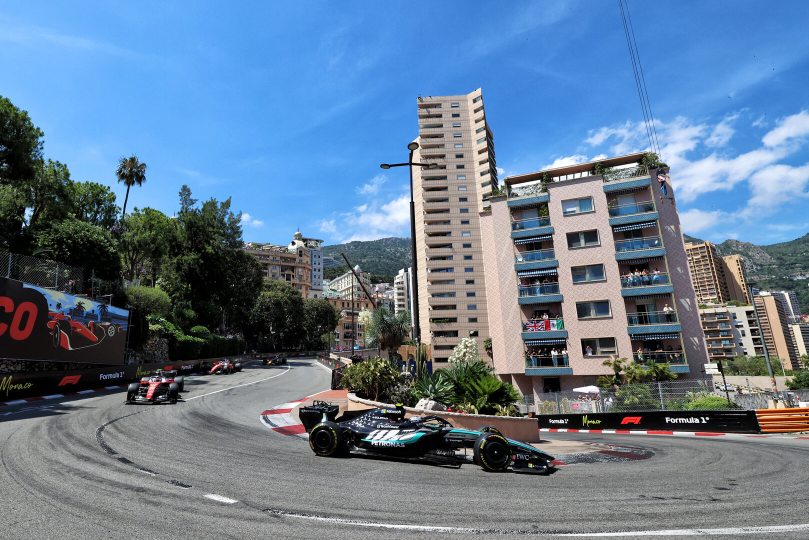 GP MONACO, George Russell (GBR) Mercedes AMG Formula One Team W17 davanti a at the partenza of the race.
07.06.2026. Formula 1 World Championship, Rd 6, Monaco Grand Prix, Monte Carlo, Monaco, Gara Day.
- www.xpbimages.com, EMail: requests@xpbimages.com © Copyright: Rew / XPB Images