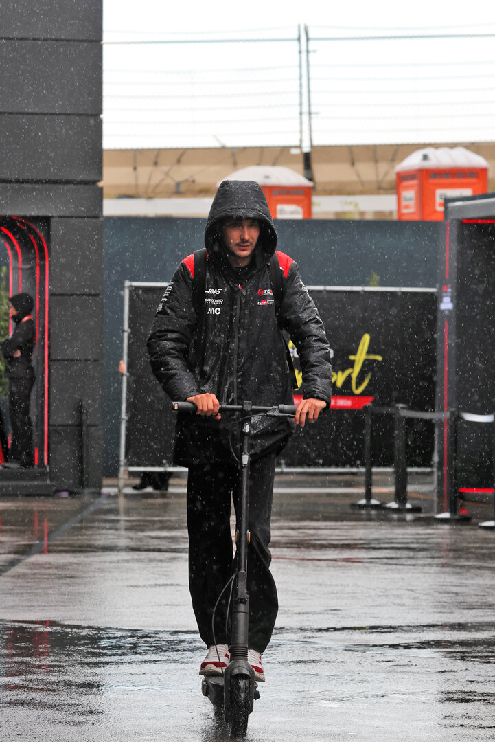 GP OLANDA, Esteban Ocon (FRA) Haas F1 Team.
21.08.2026. Formula 1 World Championship, Rd 12, Dutch Grand Prix, Zandvoort, Netherlands, Sprint Qualifiche Day.
- www.xpbimages.com, EMail: requests@xpbimages.com © Copyright: Moy / XPB Images