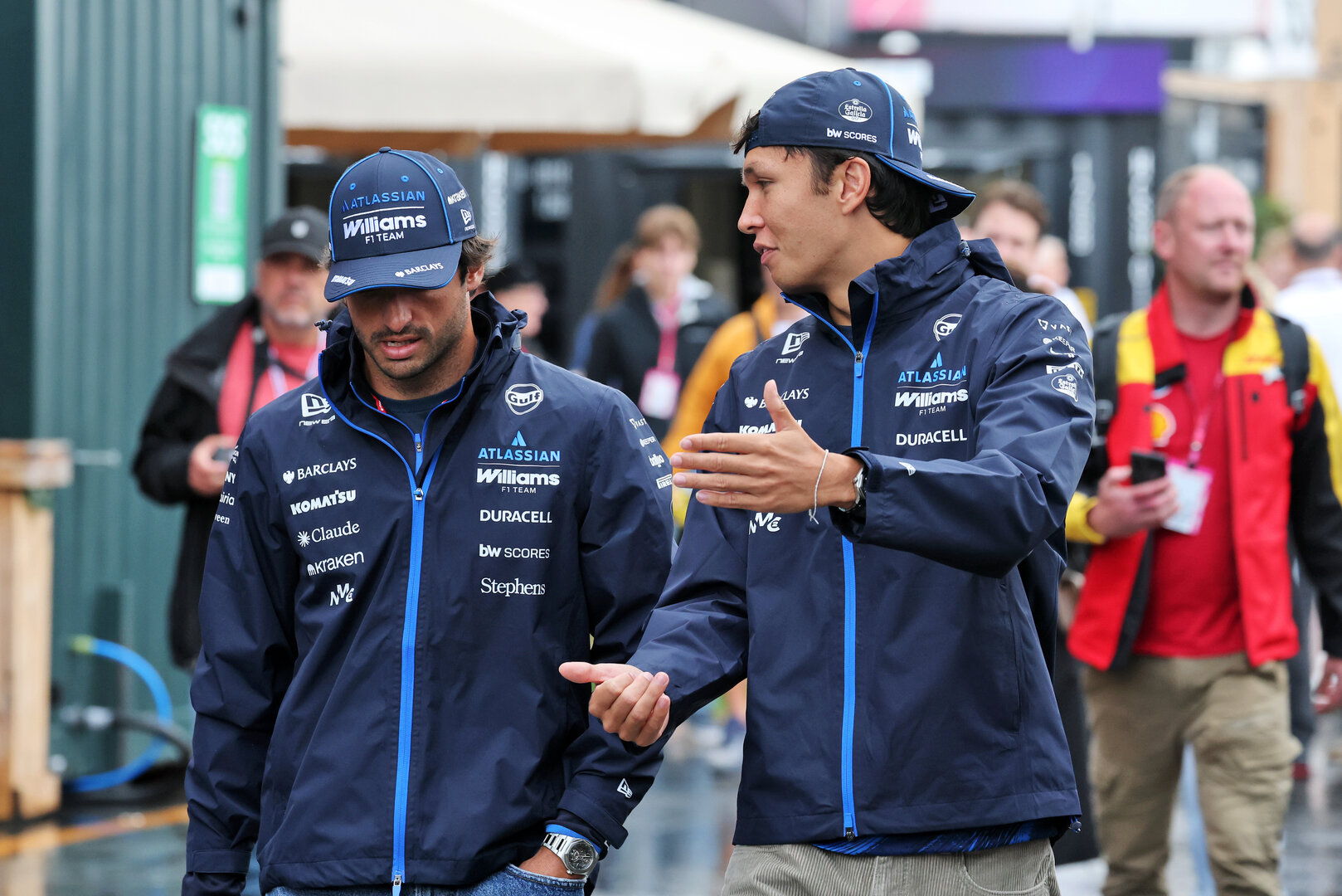 GP OLANDA, (L to R): Carlos Sainz (ESP) Williams F1 Team with team mate Alexander Albon (THA) Williams F1 Team.
21.08.2026. Formula 1 World Championship, Rd 12, Dutch Grand Prix, Zandvoort, Netherlands, Sprint Qualifiche Day.
- www.xpbimages.com, EMail: requests@xpbimages.com © Copyright: Moy / XPB Images