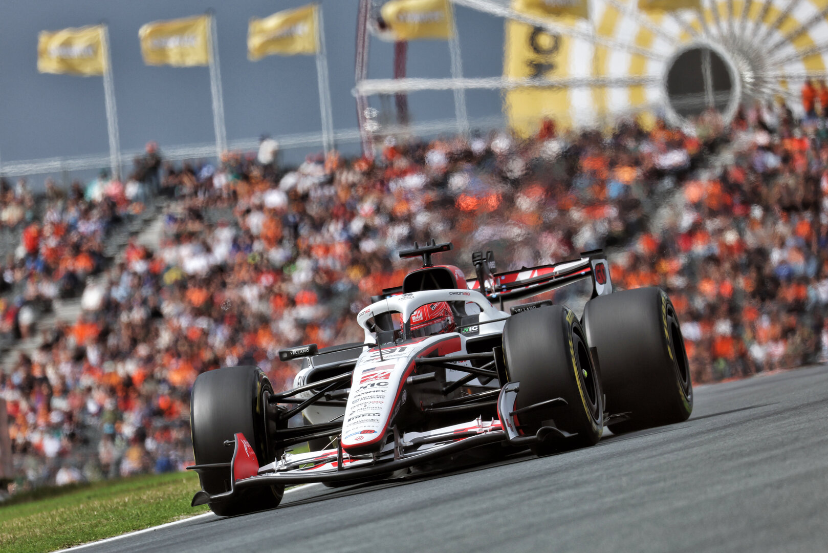 GP OLANDA, Esteban Ocon (FRA) Haas F1 Team VF-26.
21.08.2026. Formula 1 World Championship, Rd 12, Dutch Grand Prix, Zandvoort, Netherlands, Sprint Qualifiche Day.
- www.xpbimages.com, EMail: requests@xpbimages.com © Copyright: Moy / XPB Images