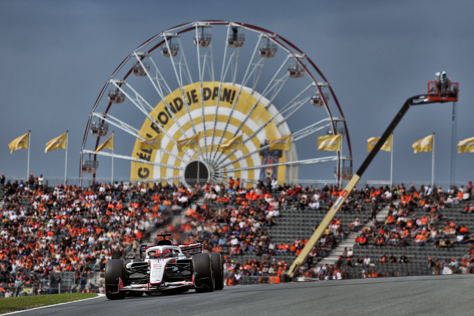 GP OLANDA, Esteban Ocon (FRA) Haas F1 Team VF-26.
21.08.2026. Formula 1 World Championship, Rd 12, Dutch Grand Prix, Zandvoort, Netherlands, Sprint Qualifiche Day.
- www.xpbimages.com, EMail: requests@xpbimages.com © Copyright: Moy / XPB Images