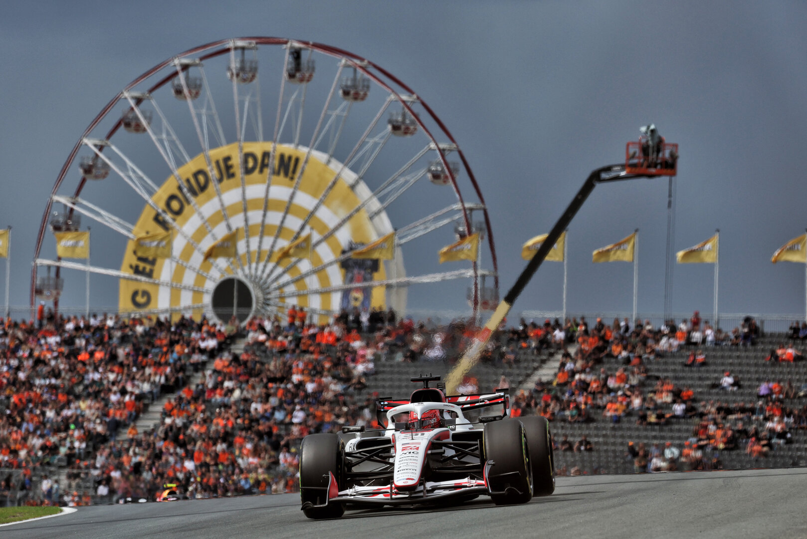 GP OLANDA, Esteban Ocon (FRA) Haas F1 Team VF-26.
21.08.2026. Formula 1 World Championship, Rd 12, Dutch Grand Prix, Zandvoort, Netherlands, Sprint Qualifiche Day.
- www.xpbimages.com, EMail: requests@xpbimages.com © Copyright: Moy / XPB Images