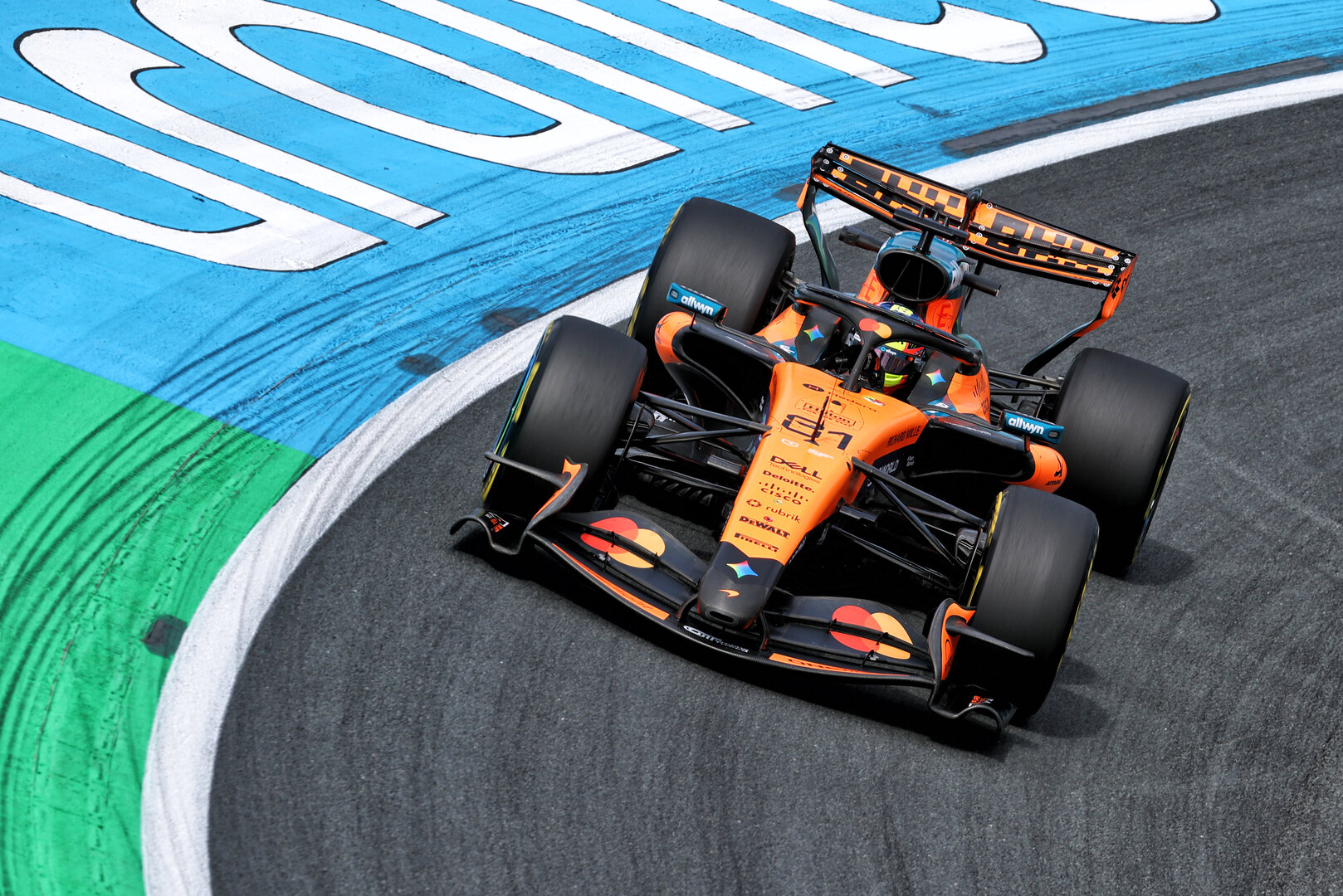 GP OLANDA, Oscar Piastri (AUS) McLaren F1 Team MCL40.
21.08.2026. Formula 1 World Championship, Rd 12, Dutch Grand Prix, Zandvoort, Netherlands, Sprint Qualifiche Day.
- www.xpbimages.com, EMail: requests@xpbimages.com © Copyright: Bearne / XPB Images
