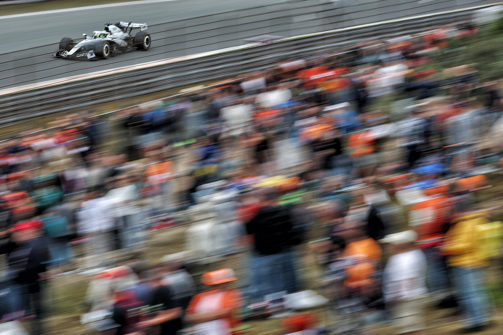 GP OLANDA, Sergio Perez (MEX) Cadillac Formula 1 Team MAC-26.
21.08.2026. Formula 1 World Championship, Rd 12, Dutch Grand Prix, Zandvoort, Netherlands, Sprint Qualifiche Day.
- www.xpbimages.com, EMail: requests@xpbimages.com © Copyright: Moy / XPB Images