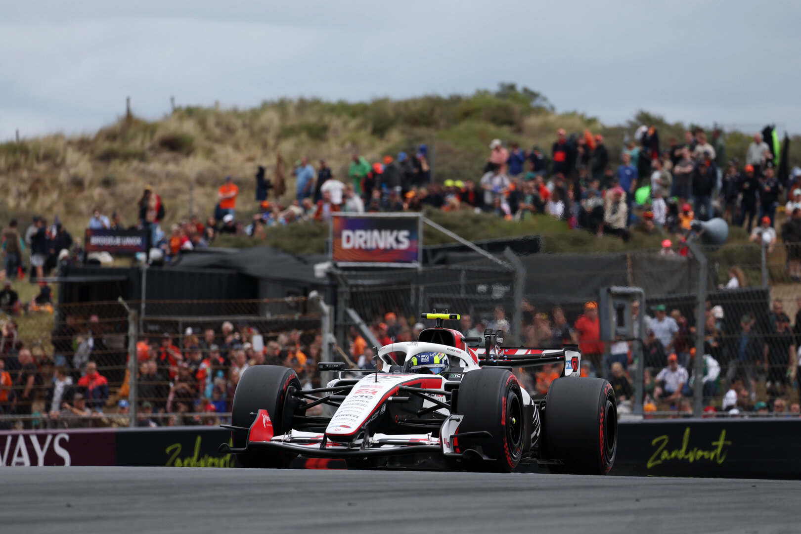 GP OLANDA, Oliver Bearman (GBR) Haas F1 Team VF-26.
21.08.2026. Formula 1 World Championship, Rd 12, Dutch Grand Prix, Zandvoort, Netherlands, Sprint Qualifiche Day.
- www.xpbimages.com, EMail: requests@xpbimages.com © Copyright: Moy / XPB Images