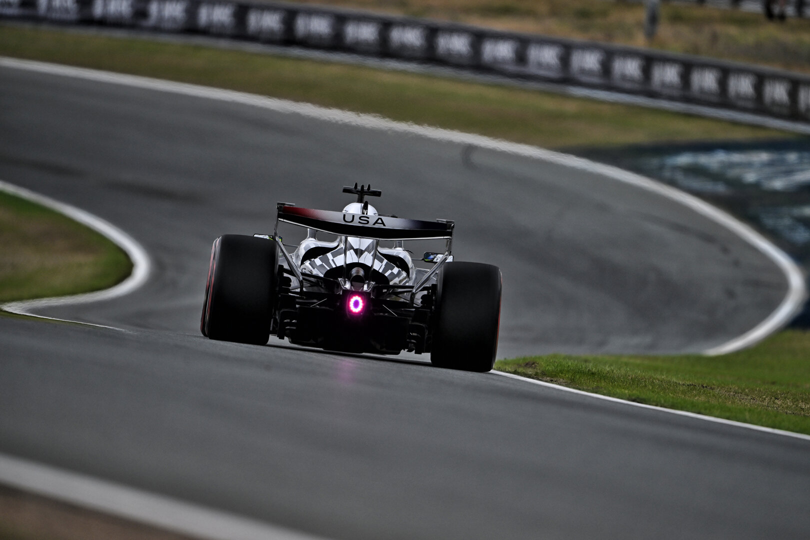 GP OLANDA, Sergio Perez (MEX) Cadillac Formula 1 Team MAC-26.
21.08.2026. Formula 1 World Championship, Rd 12, Dutch Grand Prix, Zandvoort, Netherlands, Sprint Qualifiche Day.
- www.xpbimages.com, EMail: requests@xpbimages.com © Copyright: Price / XPB Images
