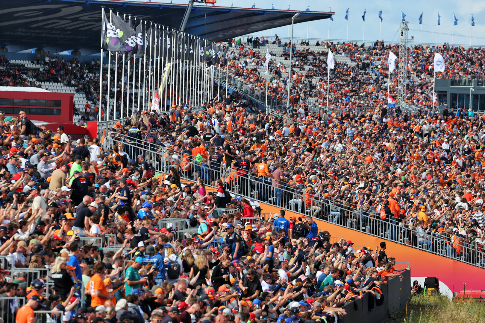 GP OLANDA, Circuit Atmosfera - fans.
21.08.2026. Formula 1 World Championship, Rd 12, Dutch Grand Prix, Zandvoort, Netherlands, Sprint Qualifiche Day.
- www.xpbimages.com, EMail: requests@xpbimages.com © Copyright: Moy / XPB Images