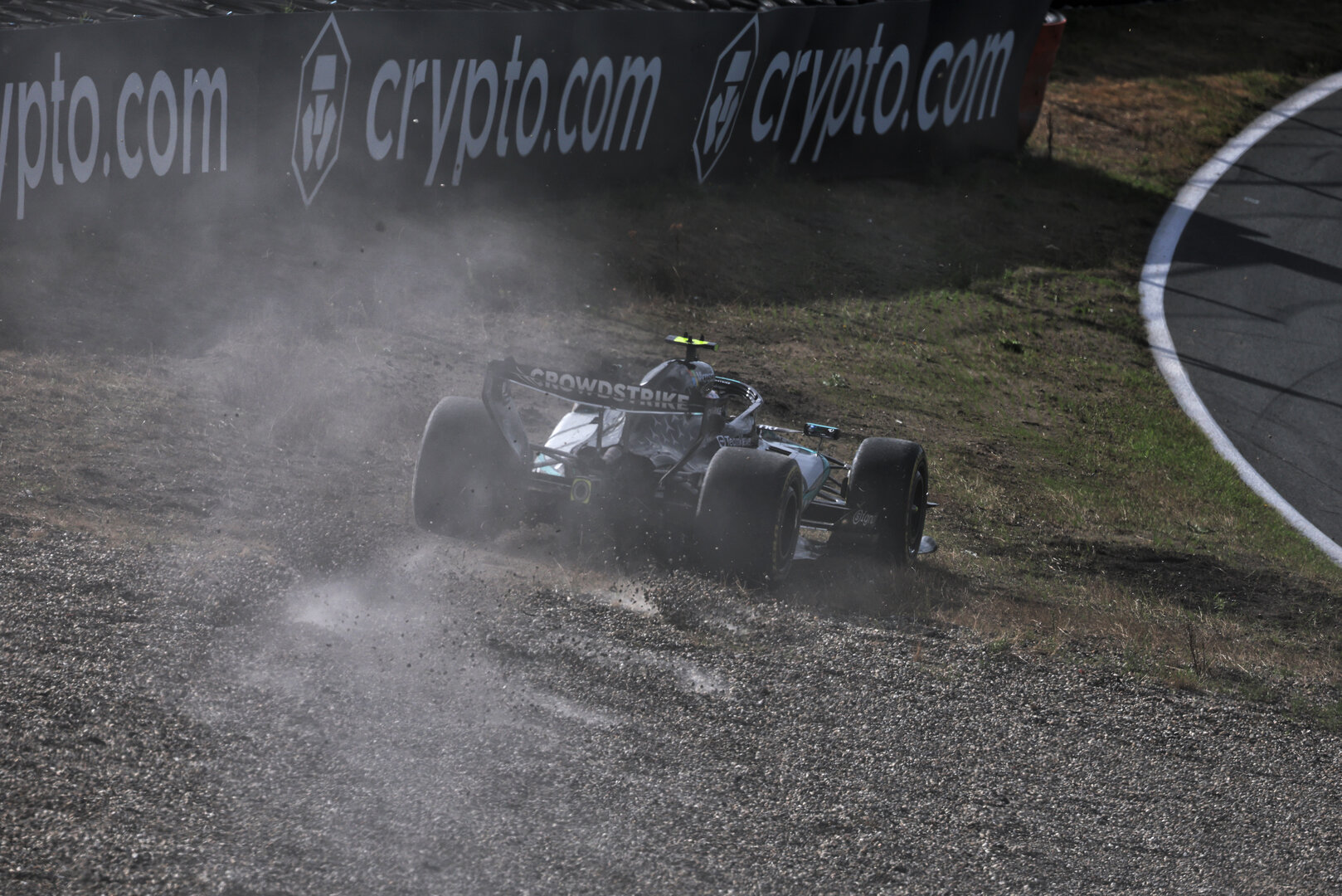 GP OLANDA, Andrea Kimi Antonelli (ITA) Mercedes AMG Formula One Team W17 runs wide.
21.08.2026. Formula 1 World Championship, Rd 12, Dutch Grand Prix, Zandvoort, Netherlands, Sprint Qualifiche Day.
- www.xpbimages.com, EMail: requests@xpbimages.com © Copyright: Moy / XPB Images