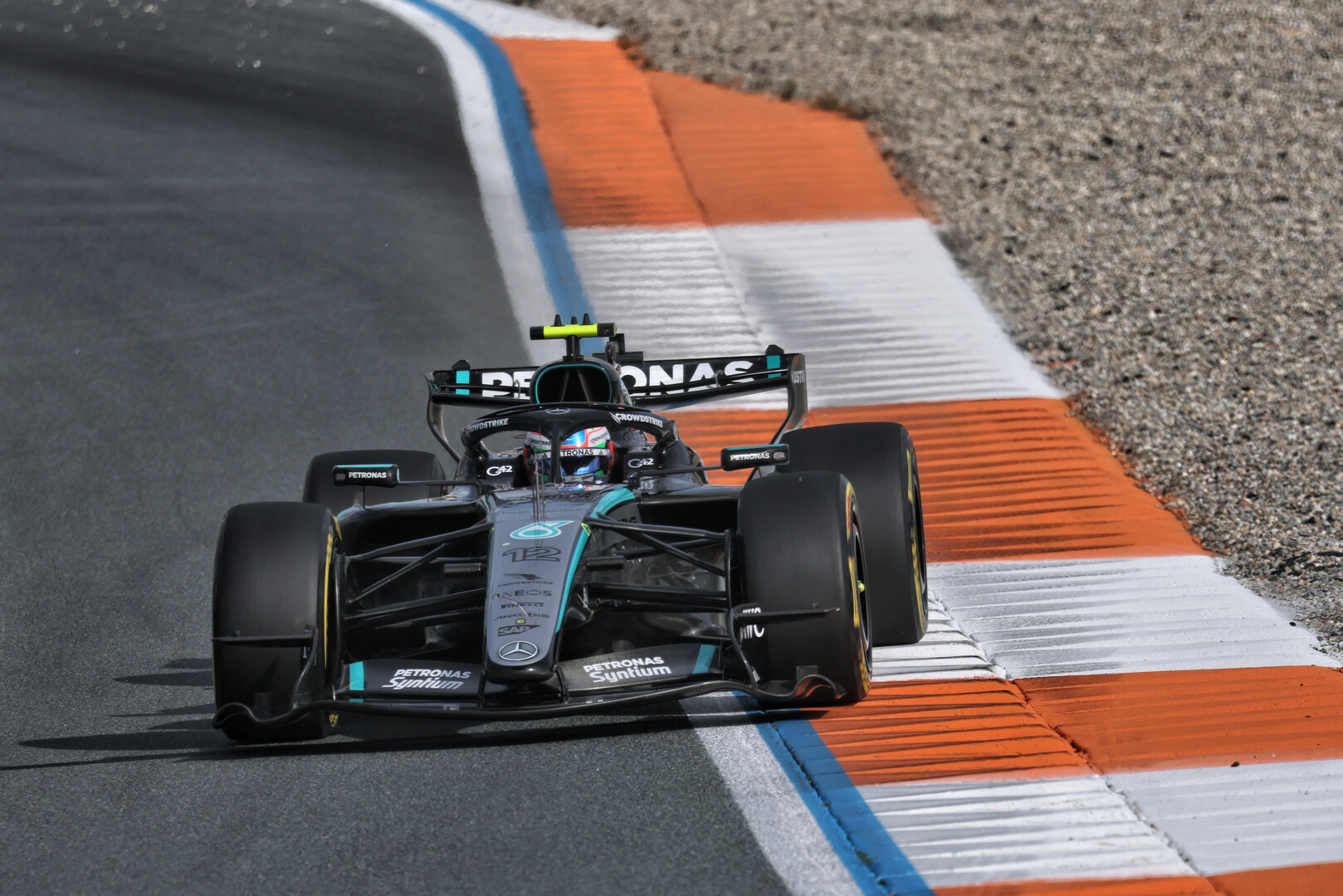 GP OLANDA, Andrea Kimi Antonelli (ITA) Mercedes AMG Formula One Team W17.
21.08.2026. Formula 1 World Championship, Rd 12, Dutch Grand Prix, Zandvoort, Netherlands, Sprint Qualifiche Day.
- www.xpbimages.com, EMail: requests@xpbimages.com © Copyright: Moy / XPB Images