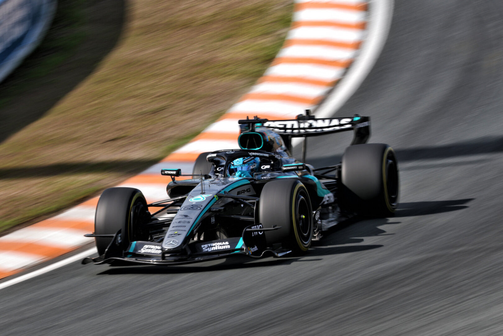 GP OLANDA, George Russell (GBR) Mercedes AMG Formula One Team W17.
21.08.2026. Formula 1 World Championship, Rd 12, Dutch Grand Prix, Zandvoort, Netherlands, Sprint Qualifiche Day.
- www.xpbimages.com, EMail: requests@xpbimages.com © Copyright: Bearne / XPB Images