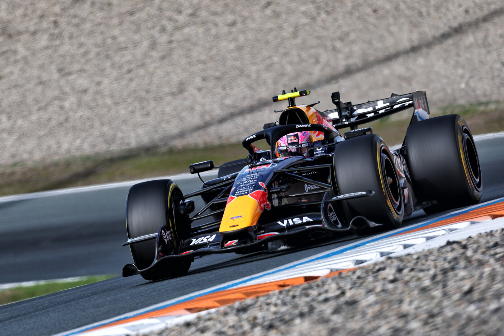 GP OLANDA, Liam Lawson (NZL) Red Bull Racing RB22.
21.08.2026. Formula 1 World Championship, Rd 12, Dutch Grand Prix, Zandvoort, Netherlands, Sprint Qualifiche Day.
- www.xpbimages.com, EMail: requests@xpbimages.com © Copyright: Bearne / XPB Images