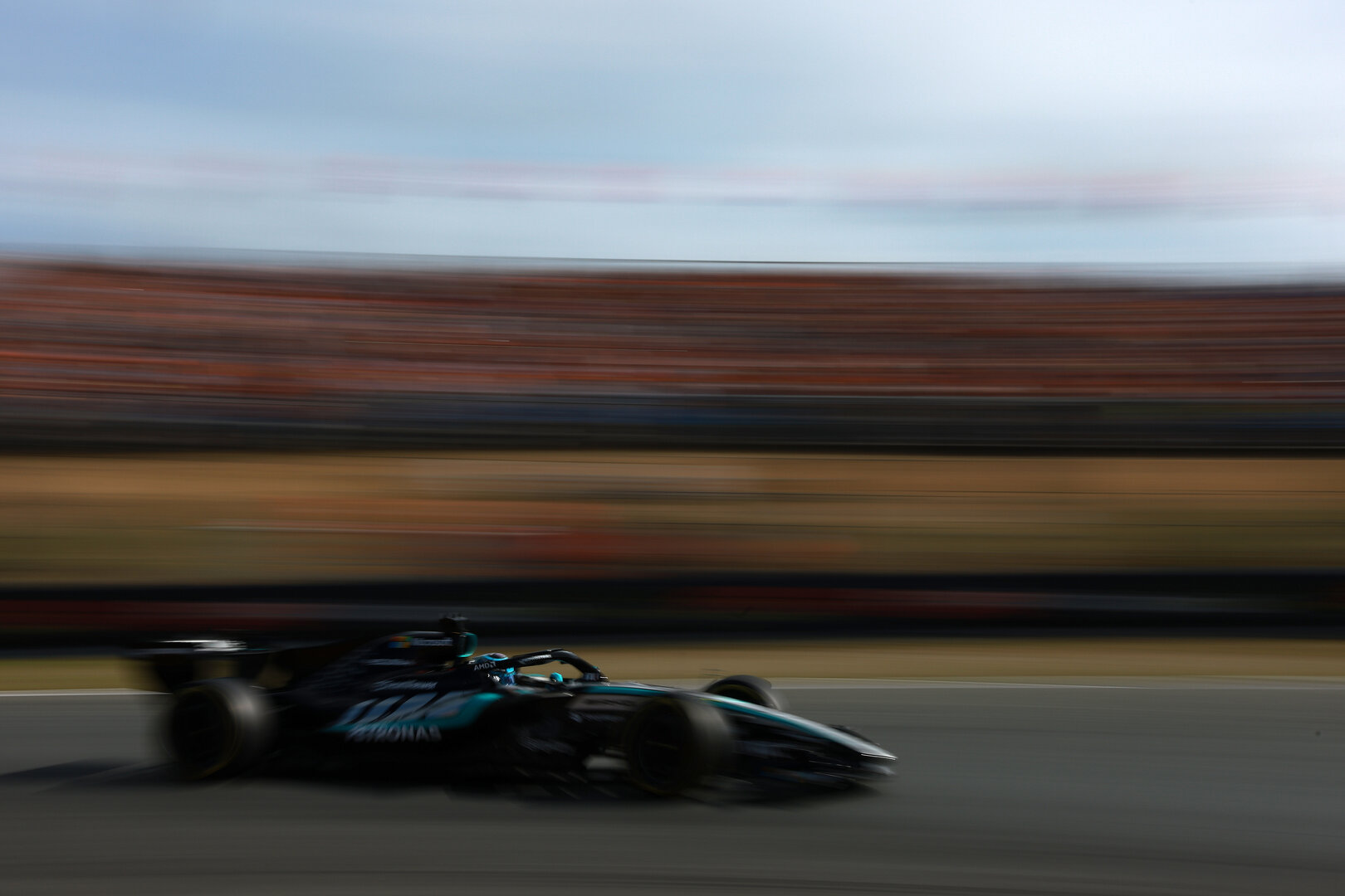 GP OLANDA, George Russell (GBR) Mercedes AMG Formula One Team W17.
21.08.2026. Formula 1 World Championship, Rd 12, Dutch Grand Prix, Zandvoort, Netherlands, Sprint Qualifiche Day.
- www.xpbimages.com, EMail: requests@xpbimages.com © Copyright: Charniaux / XPB Images
