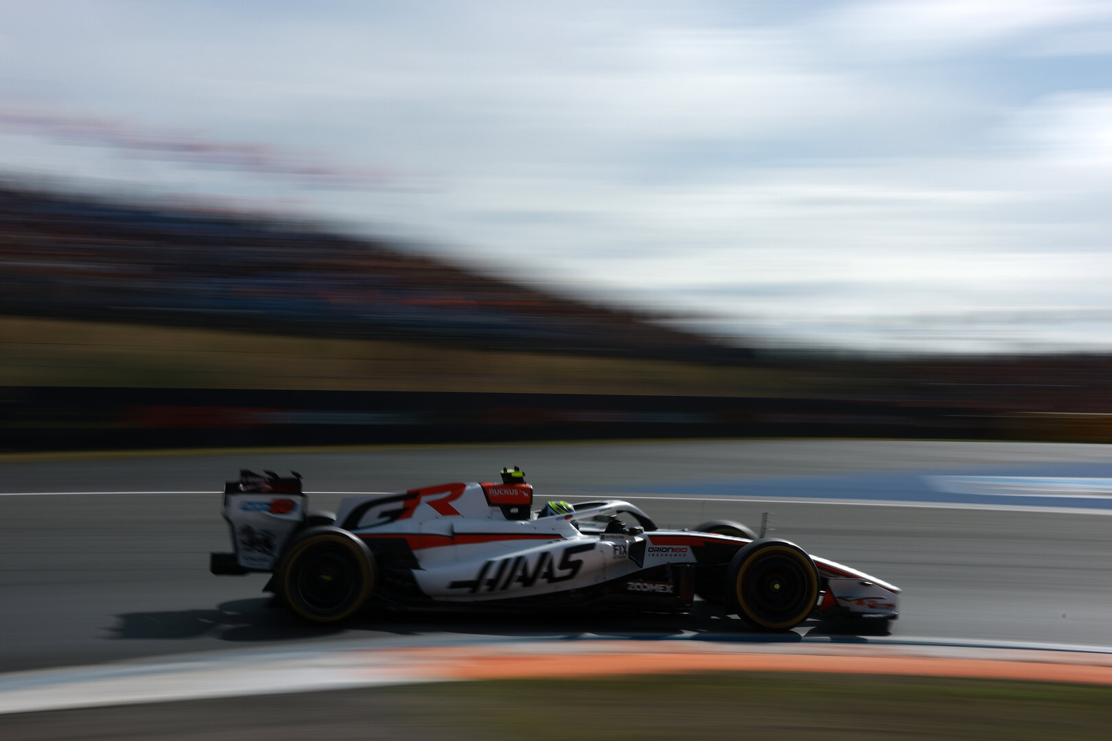 GP OLANDA, Oliver Bearman (GBR) Haas F1 Team VF-26.
21.08.2026. Formula 1 World Championship, Rd 12, Dutch Grand Prix, Zandvoort, Netherlands, Sprint Qualifiche Day.
- www.xpbimages.com, EMail: requests@xpbimages.com © Copyright: Charniaux / XPB Images