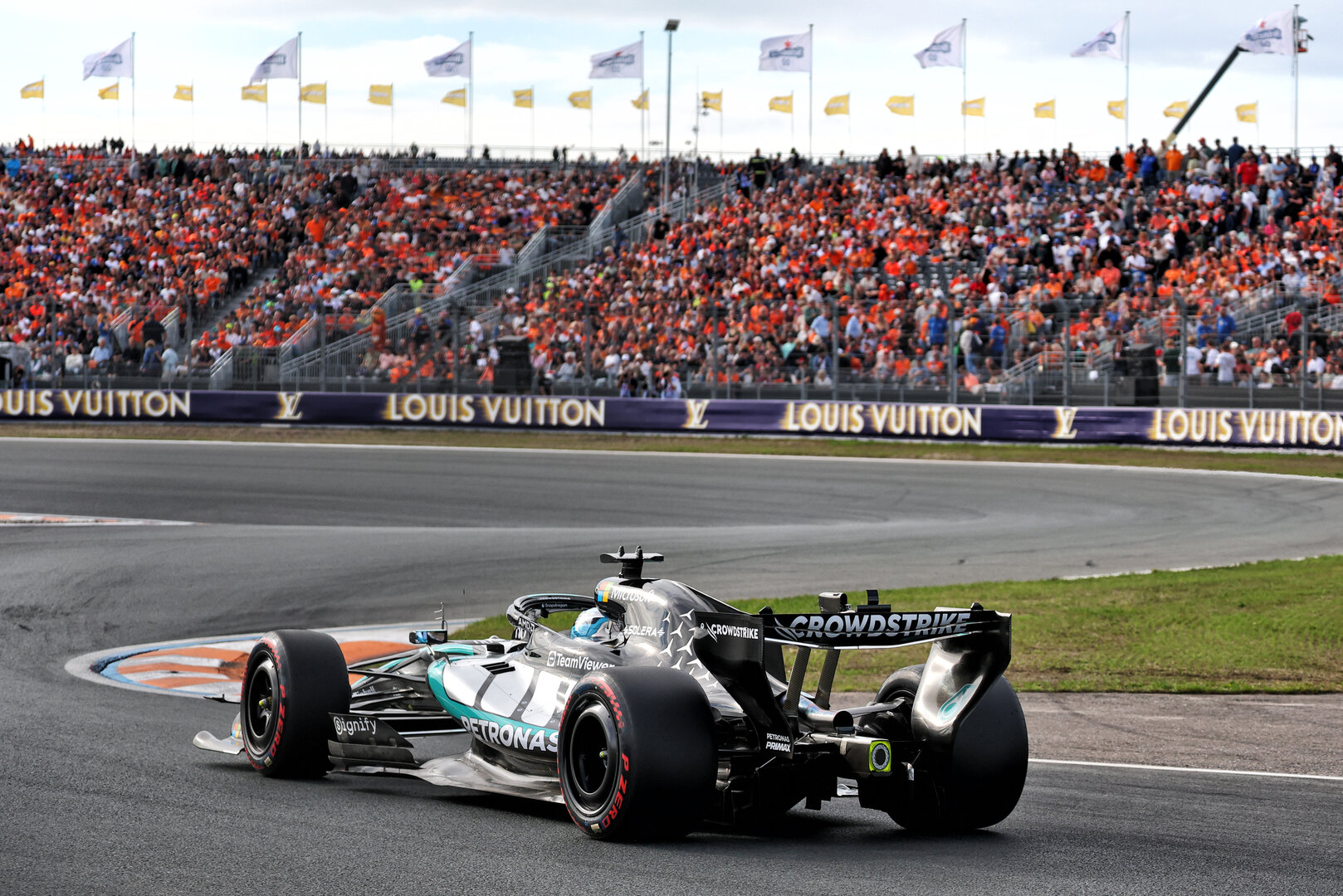 GP OLANDA, George Russell (GBR) Mercedes AMG Formula One Team W17.
21.08.2026. Formula 1 World Championship, Rd 12, Dutch Grand Prix, Zandvoort, Netherlands, Sprint Qualifiche Day.
- www.xpbimages.com, EMail: requests@xpbimages.com © Copyright: Bearne / XPB Images