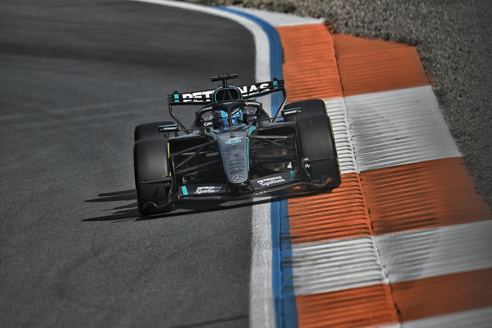 GP OLANDA, George Russell (GBR) Mercedes AMG Formula One Team W17.
21.08.2026. Formula 1 World Championship, Rd 12, Dutch Grand Prix, Zandvoort, Netherlands, Sprint Qualifiche Day.
- www.xpbimages.com, EMail: requests@xpbimages.com © Copyright: Price / XPB Images