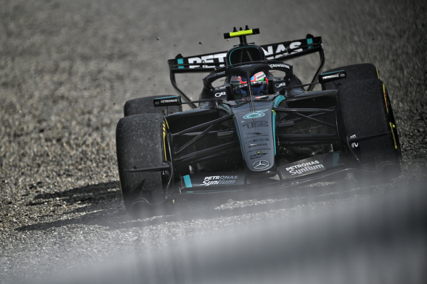 GP OLANDA, Andrea Kimi Antonelli (ITA) Mercedes AMG Formula One Team W17 runs wide.
21.08.2026. Formula 1 World Championship, Rd 12, Dutch Grand Prix, Zandvoort, Netherlands, Sprint Qualifiche Day.
- www.xpbimages.com, EMail: requests@xpbimages.com © Copyright: Price / XPB Images