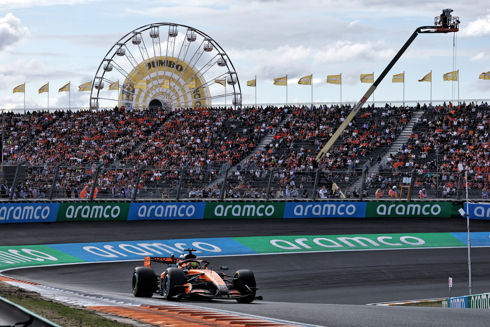 GP OLANDA, Oscar Piastri (AUS) McLaren F1 Team MCL40.
21.08.2026. Formula 1 World Championship, Rd 12, Dutch Grand Prix, Zandvoort, Netherlands, Sprint Qualifiche Day.
 - www.xpbimages.com, EMail: requests@xpbimages.com © Copyright: Coates / XPB Images