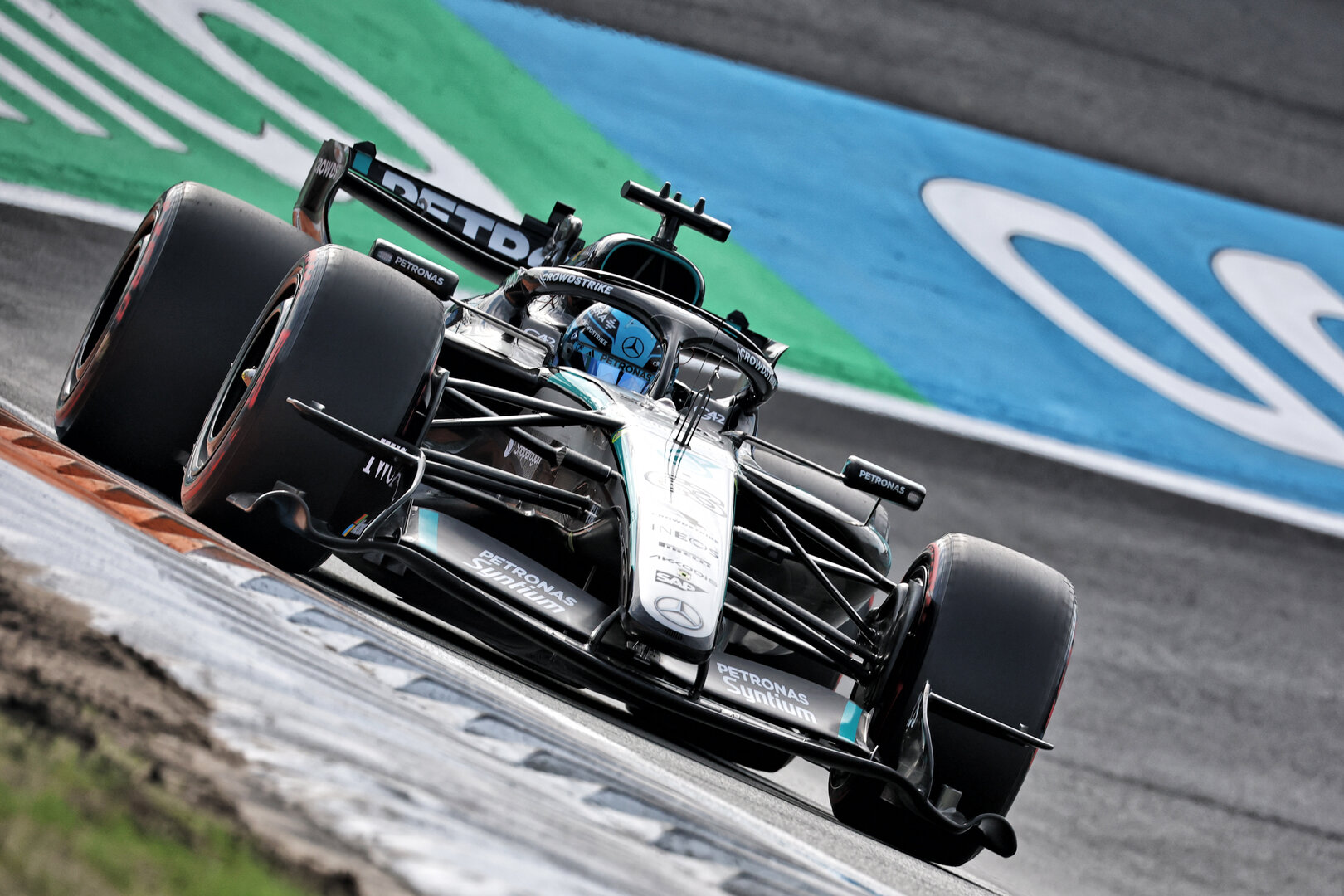 GP OLANDA, George Russell (GBR) Mercedes AMG Formula One Team W17.
21.08.2026. Formula 1 World Championship, Rd 12, Dutch Grand Prix, Zandvoort, Netherlands, Sprint Qualifiche Day.
- www.xpbimages.com, EMail: requests@xpbimages.com © Copyright: Coates / XPB Images