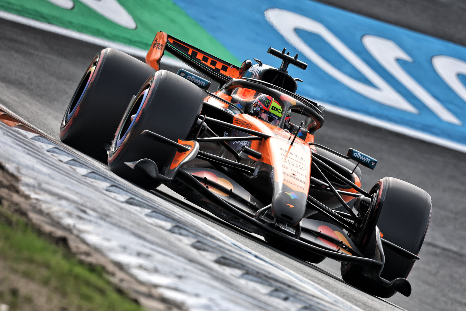 GP OLANDA, Oscar Piastri (AUS) McLaren F1 Team MCL40.
21.08.2026. Formula 1 World Championship, Rd 12, Dutch Grand Prix, Zandvoort, Netherlands, Sprint Qualifiche Day.
 - www.xpbimages.com, EMail: requests@xpbimages.com © Copyright: Coates / XPB Images