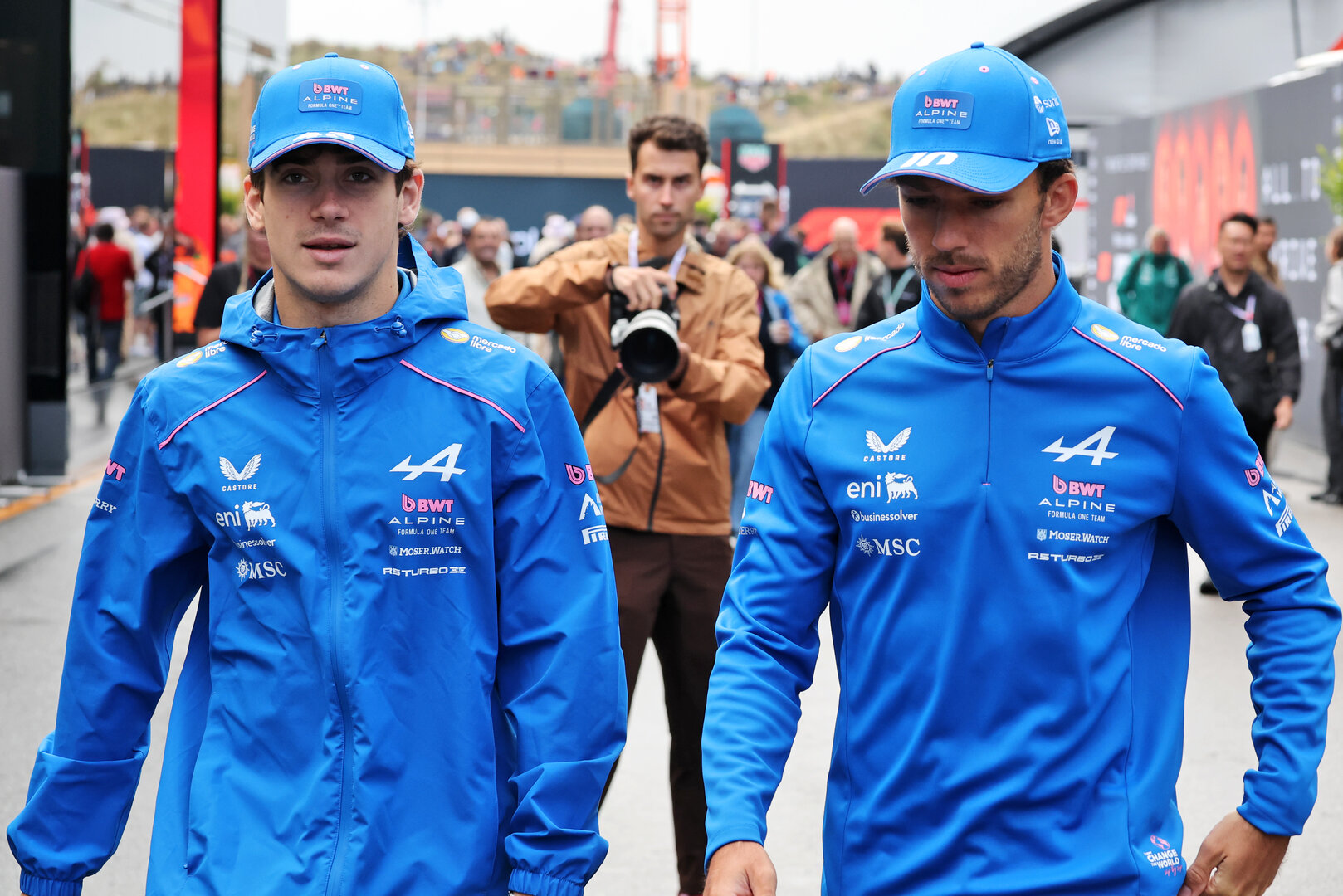 GP OLANDA, (L to R): Franco Colapinto (ARG) Alpine F1 Team with team mate Pierre Gasly (FRA) Alpine F1 Team.
22.08.2026. Formula 1 World Championship, Rd 12, Dutch Grand Prix, Zandvoort, Netherlands, Sprint e Qualifiche Day.
- www.xpbimages.com, EMail: requests@xpbimages.com © Copyright: Moy / XPB Images