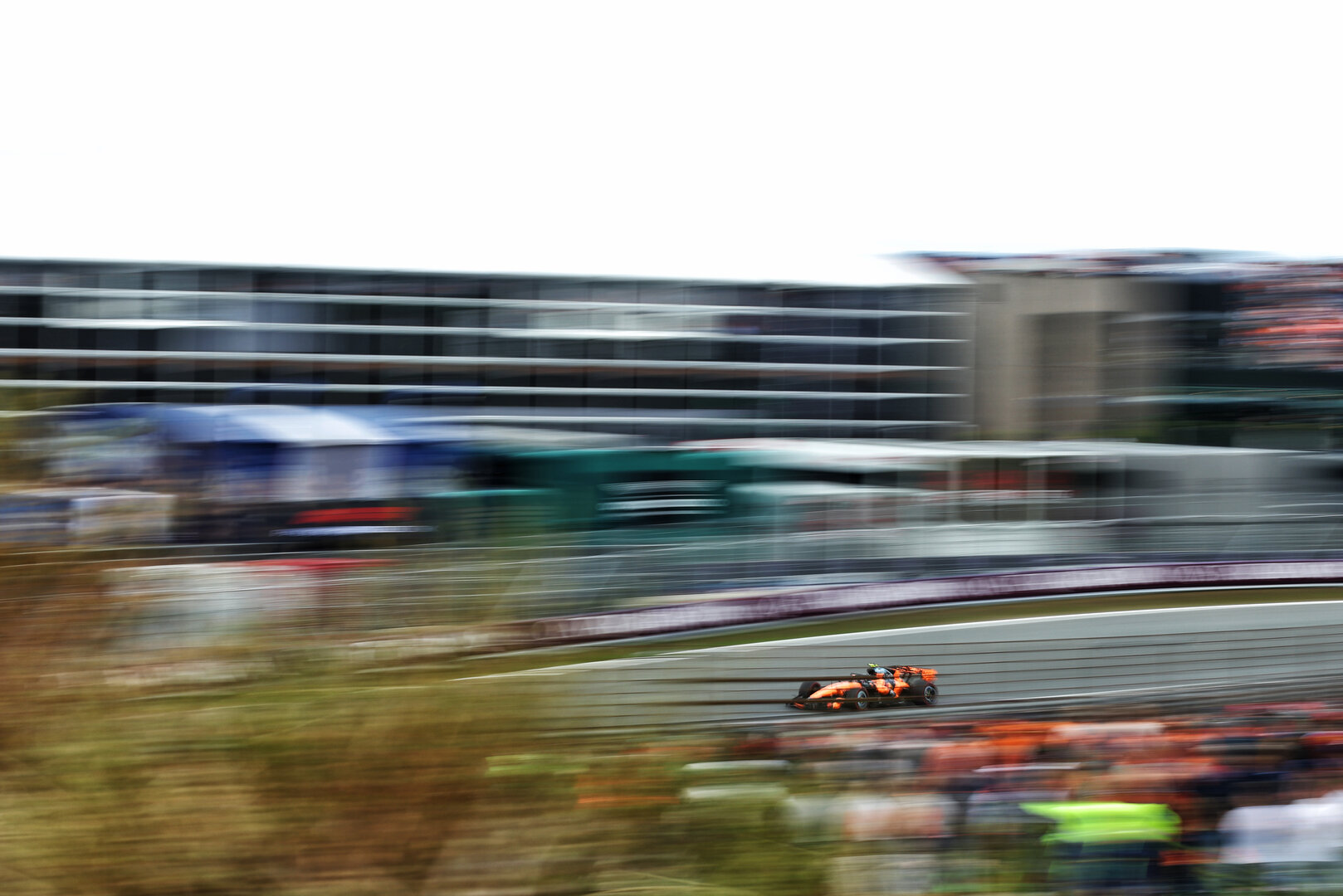 GP OLANDA, Lando Norris (GBR) McLaren F1 Team MCL40.
22.08.2026. Formula 1 World Championship, Rd 12, Dutch Grand Prix, Zandvoort, Netherlands, Sprint e Qualifiche Day.
- www.xpbimages.com, EMail: requests@xpbimages.com © Copyright: Bearne / XPB Images