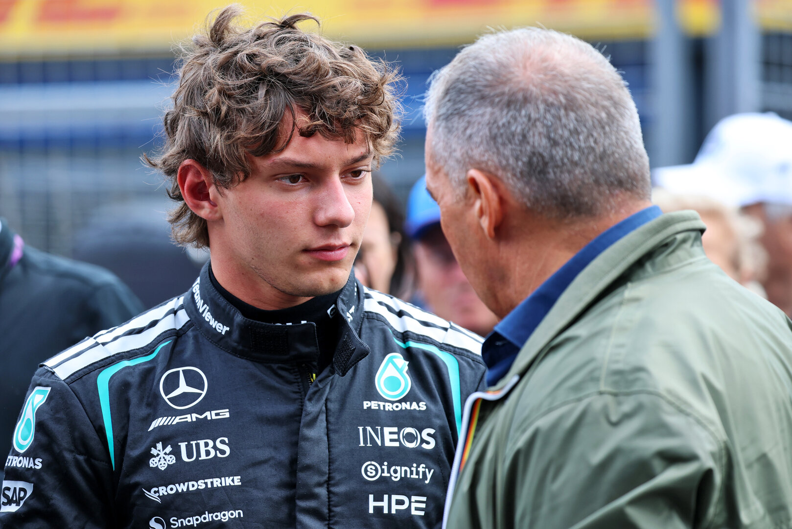 GP OLANDA, (L to R): Andrea Kimi Antonelli (ITA) Mercedes AMG Formula One Team with his father Marco Antonelli (ITA) on the grid.
22.08.2026. Formula 1 World Championship, Rd 12, Dutch Grand Prix, Zandvoort, Netherlands, Sprint e Qualifiche Day.
- www.xpbimages.com, EMail: requests@xpbimages.com © Copyright: Batchelor / XPB Images