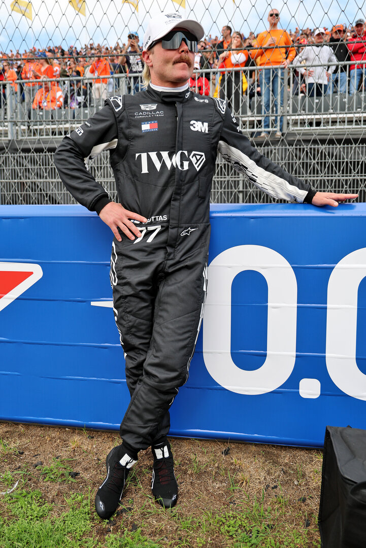 GP OLANDA, Valtteri Bottas (FIN) Cadillac Formula 1 Team on the grid.
22.08.2026. Formula 1 World Championship, Rd 12, Dutch Grand Prix, Zandvoort, Netherlands, Sprint e Qualifiche Day.
- www.xpbimages.com, EMail: requests@xpbimages.com © Copyright: Batchelor / XPB Images