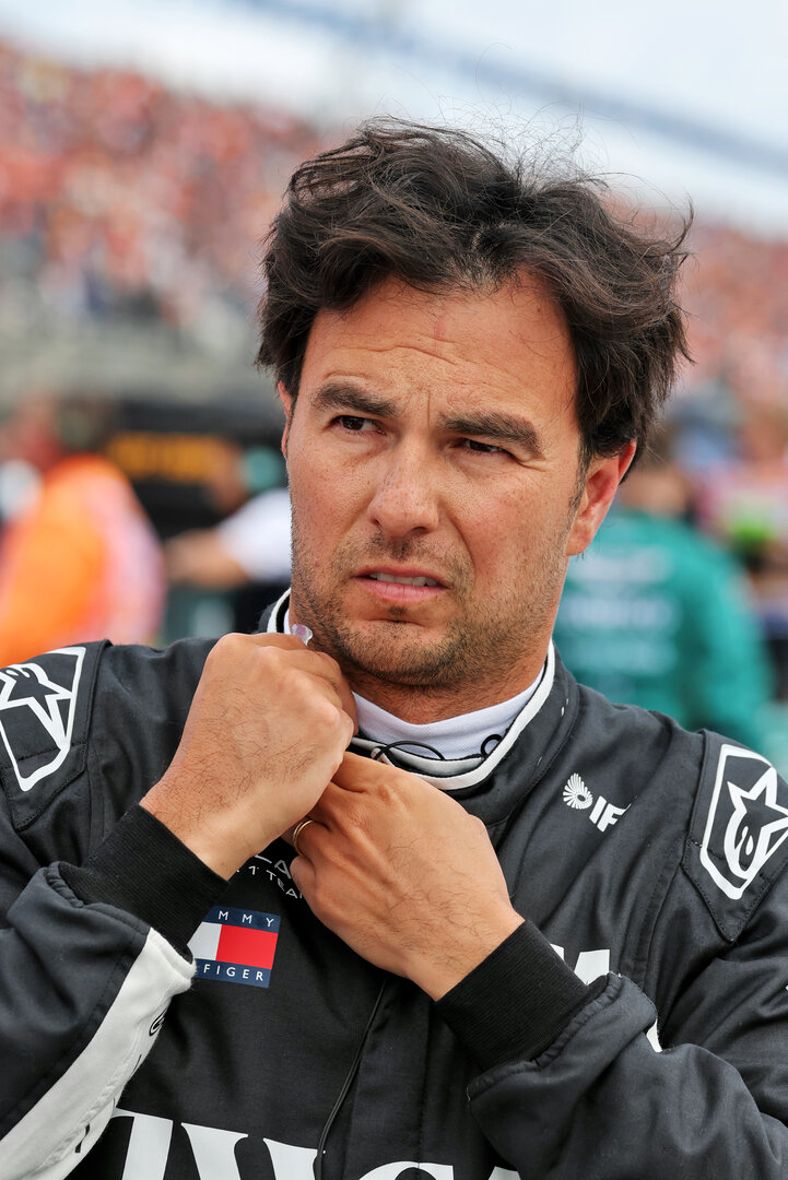 GP OLANDA, Sergio Perez (MEX) Cadillac Formula 1 Team on the grid.
22.08.2026. Formula 1 World Championship, Rd 12, Dutch Grand Prix, Zandvoort, Netherlands, Sprint e Qualifiche Day.
- www.xpbimages.com, EMail: requests@xpbimages.com © Copyright: Moy / XPB Images