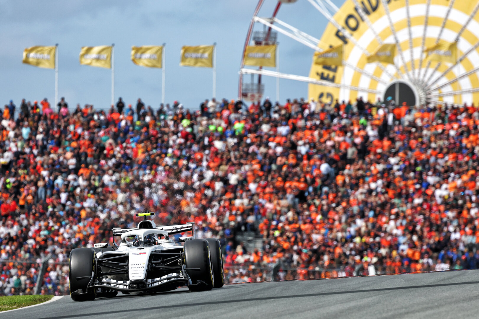 GP OLANDA, Valtteri Bottas (FIN) Cadillac Formula 1 Team MAC-26.
22.08.2026. Formula 1 World Championship, Rd 12, Dutch Grand Prix, Zandvoort, Netherlands, Sprint e Qualifiche Day.
- www.xpbimages.com, EMail: requests@xpbimages.com © Copyright: Bearne / XPB Images
