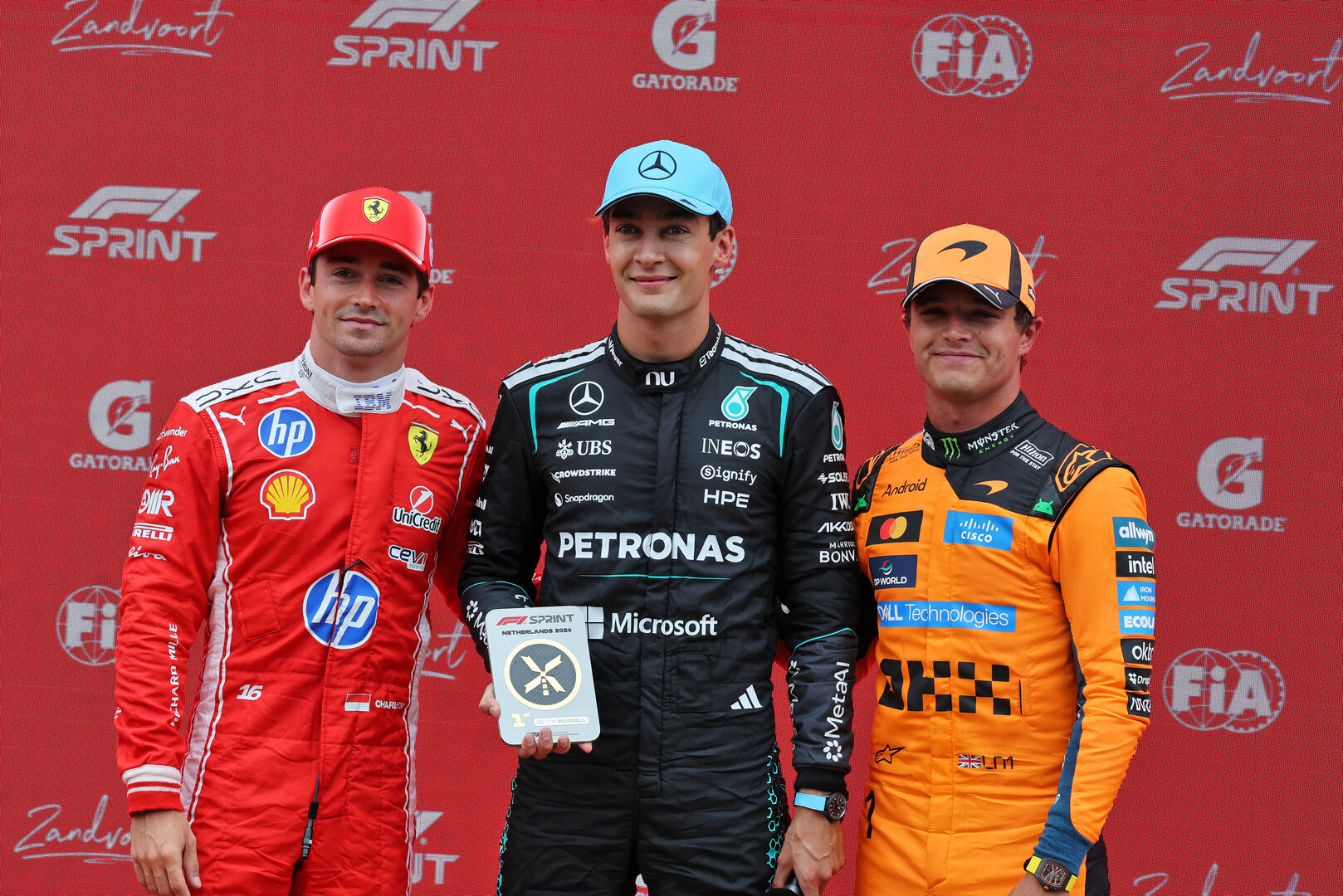 GP OLANDA, Sprint race top three in parc ferme (L to R): Charles Leclerc (MON) Ferrari, second; George Russell (GBR) Mercedes AMG Formula One Team, vincitore; Lando Norris (GBR) McLaren F1 Team, third.
22.08.2026. Formula 1 World Championship, Rd 12, Dutch Grand Prix, Zandvoort, Netherlands, Sprint e Qualifiche Day.
- www.xpbimages.com, EMail: requests@xpbimages.com © Copyright: Moy / XPB Images