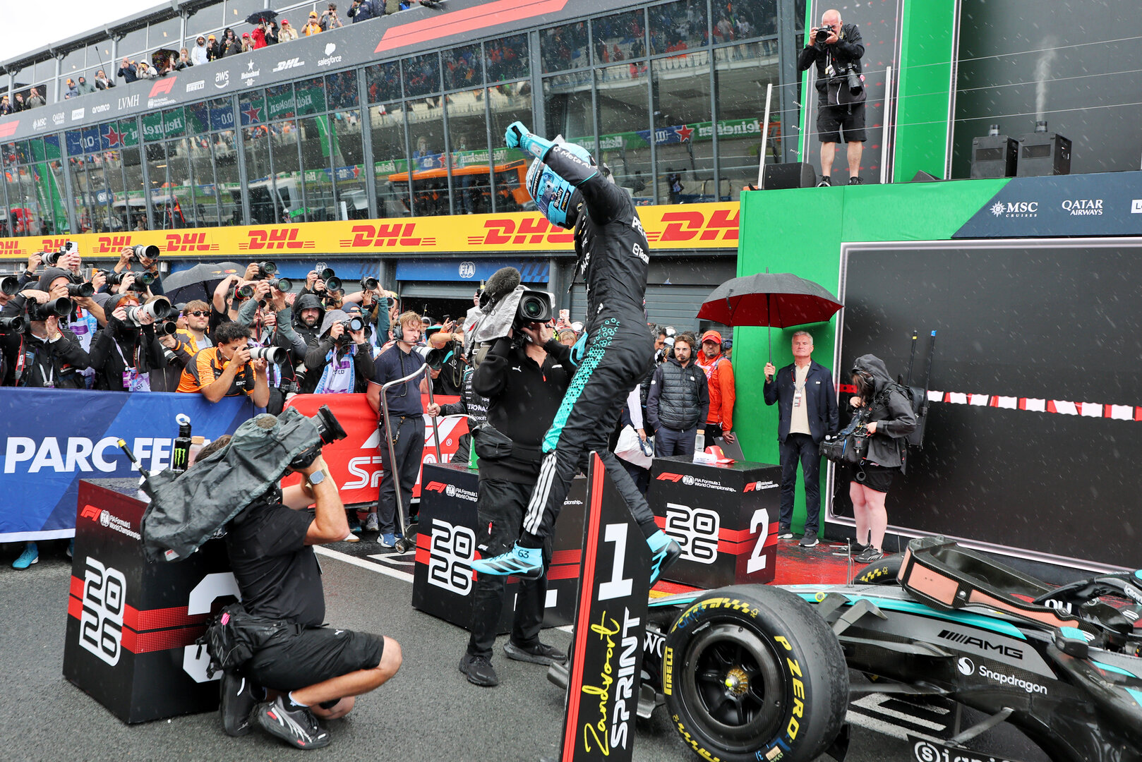 GP OLANDA, Sprint vincitore George Russell (GBR) Mercedes AMG Formula One Team W17 in parc ferme.
22.08.2026. Formula 1 World Championship, Rd 12, Dutch Grand Prix, Zandvoort, Netherlands, Sprint e Qualifiche Day.
- www.xpbimages.com, EMail: requests@xpbimages.com © Copyright: Moy / XPB Images