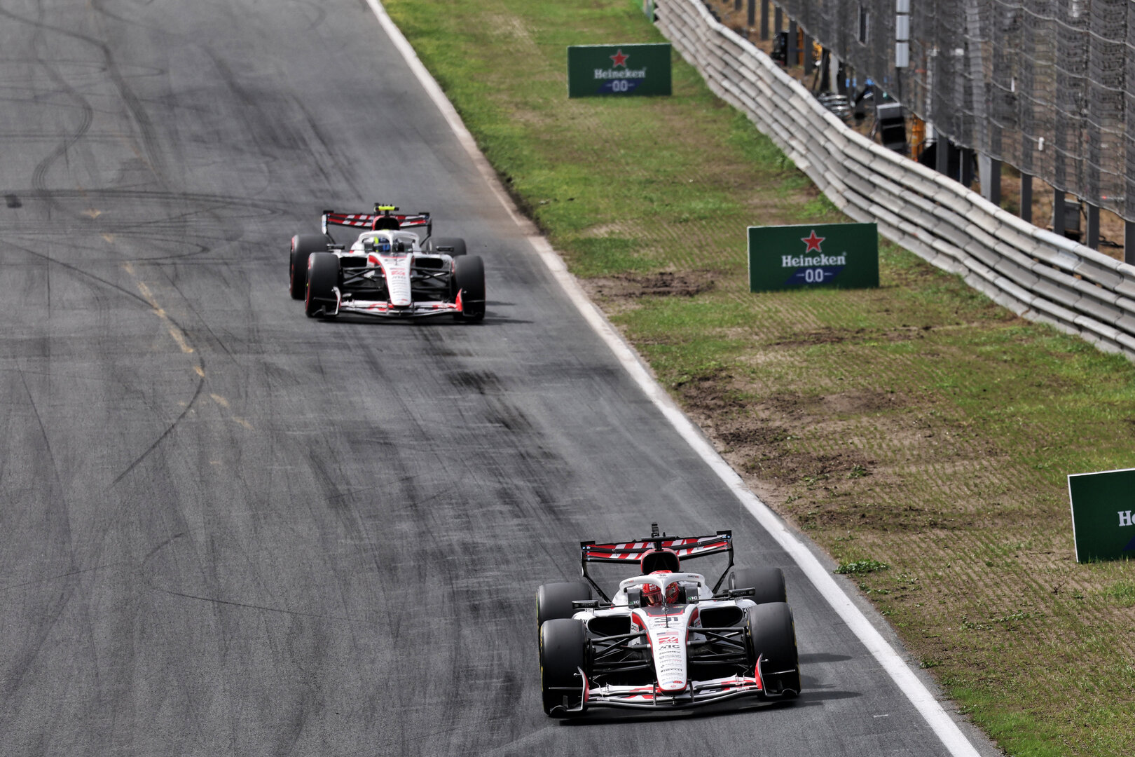 GP OLANDA, Esteban Ocon (FRA) Haas F1 Team VF-26.
22.08.2026. Formula 1 World Championship, Rd 12, Dutch Grand Prix, Zandvoort, Netherlands, Sprint e Qualifiche Day.
- www.xpbimages.com, EMail: requests@xpbimages.com © Copyright: Moy / XPB Images