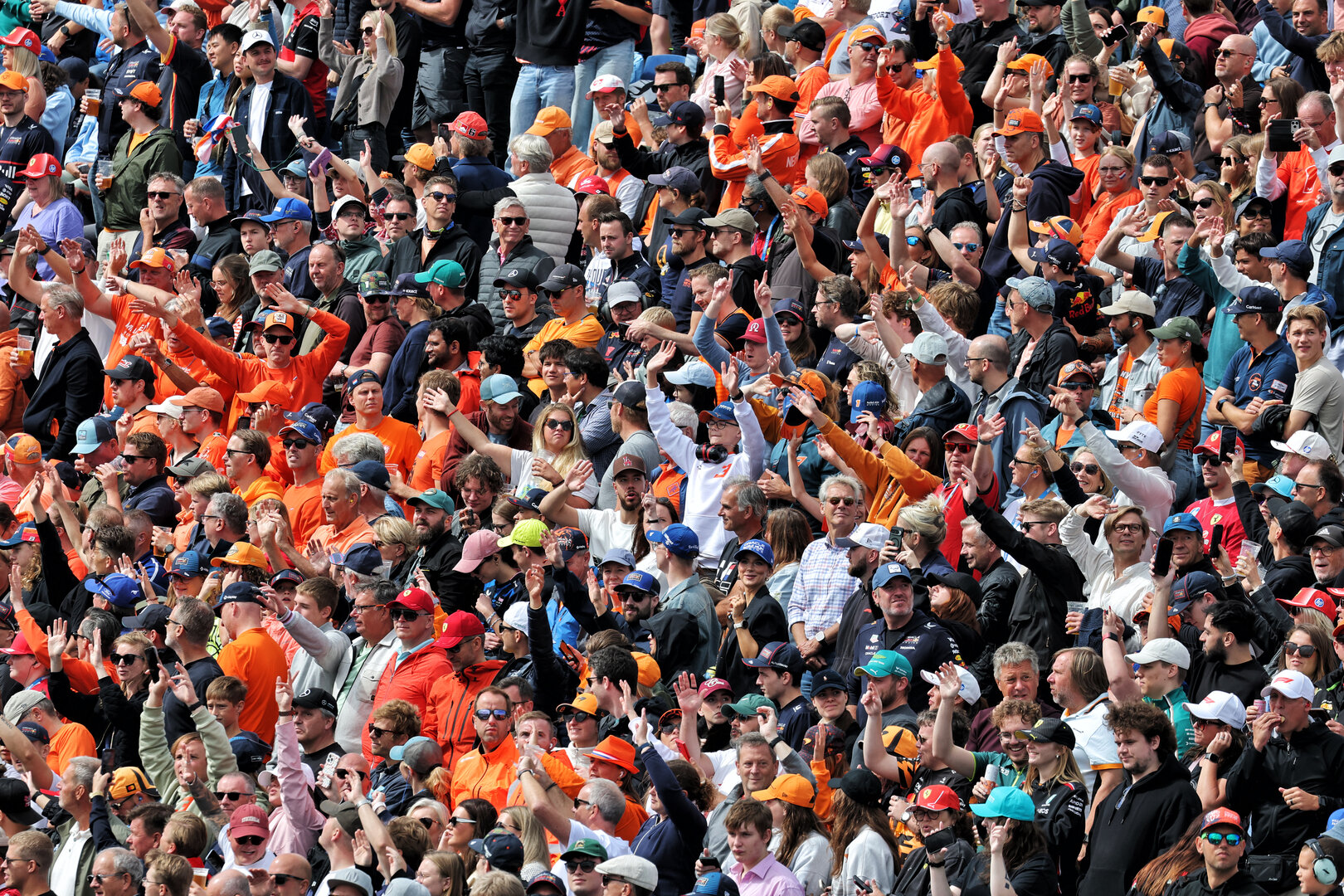 GP OLANDA, Circuit Atmosfera - fans in the grandstand.
22.08.2026. Formula 1 World Championship, Rd 12, Dutch Grand Prix, Zandvoort, Netherlands, Sprint e Qualifiche Day.
- www.xpbimages.com, EMail: requests@xpbimages.com © Copyright: Moy / XPB Images