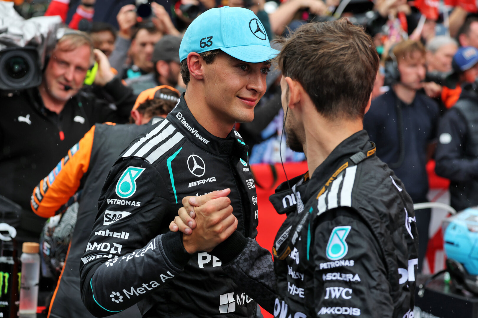 GP OLANDA, Sprint vincitore George Russell (GBR) Mercedes AMG Formula One Team celebrates in parc ferme.
22.08.2026. Formula 1 World Championship, Rd 12, Dutch Grand Prix, Zandvoort, Netherlands, Sprint e Qualifiche Day.
- www.xpbimages.com, EMail: requests@xpbimages.com © Copyright: Moy / XPB Images