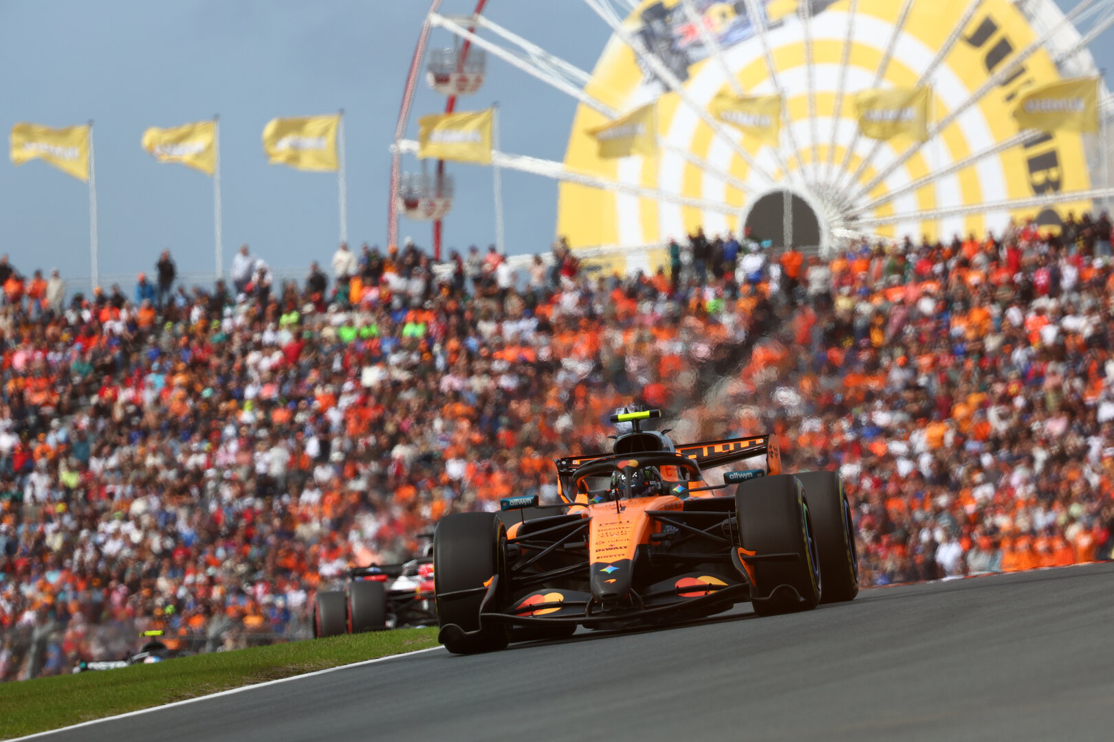 GP OLANDA, Lando Norris (GBR) McLaren F1 Team MCL40.
22.08.2026. Formula 1 World Championship, Rd 12, Dutch Grand Prix, Zandvoort, Netherlands, Sprint e Qualifiche Day.
- www.xpbimages.com, EMail: requests@xpbimages.com © Copyright: Bearne / XPB Images