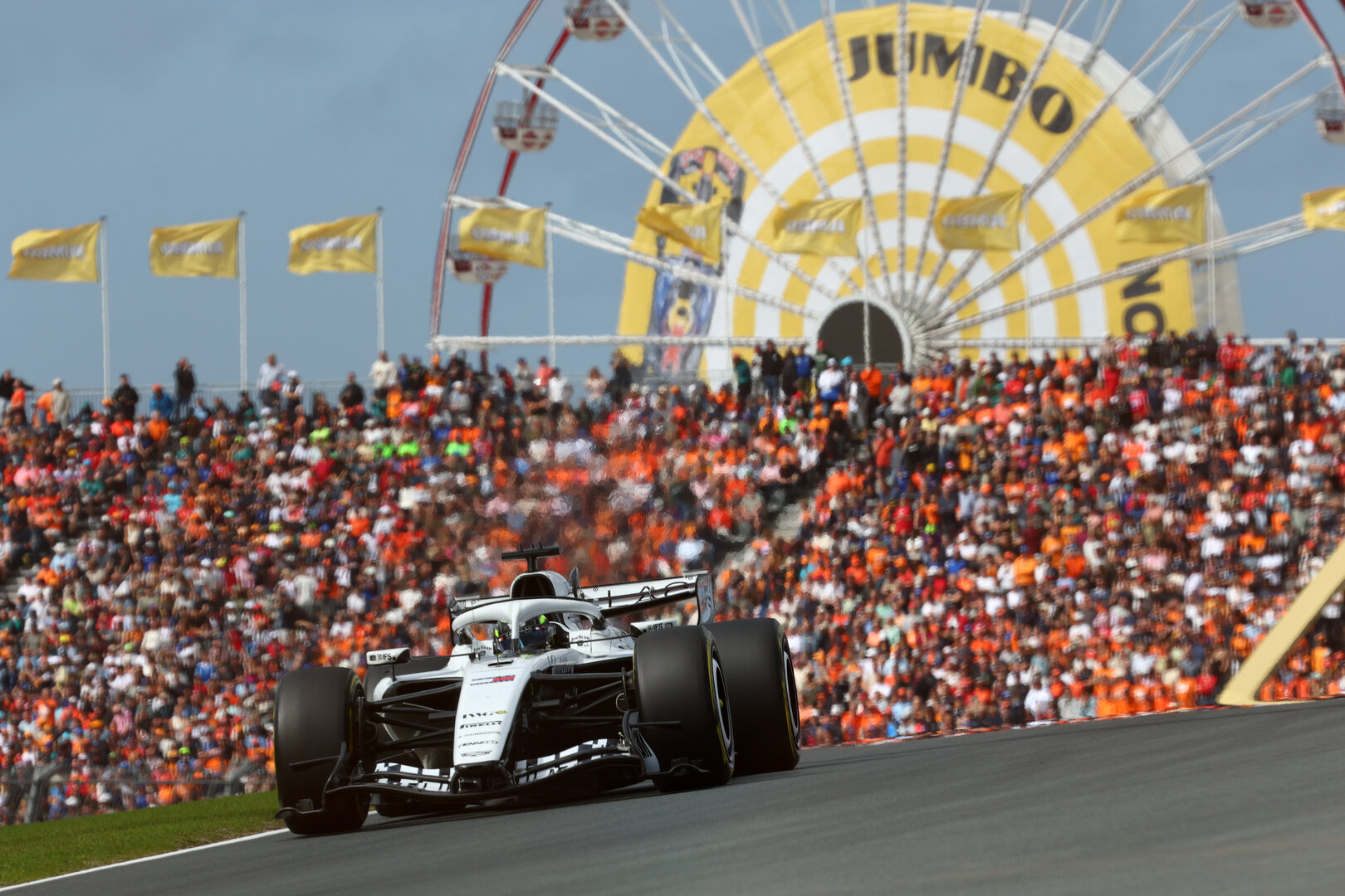 GP OLANDA, Sergio Perez (MEX) Cadillac Formula 1 Team MAC-26.
22.08.2026. Formula 1 World Championship, Rd 12, Dutch Grand Prix, Zandvoort, Netherlands, Sprint e Qualifiche Day.
- www.xpbimages.com, EMail: requests@xpbimages.com © Copyright: Bearne / XPB Images