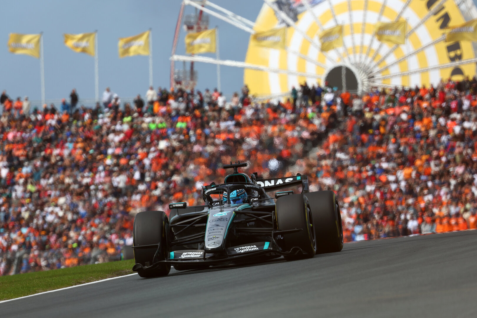 GP OLANDA, George Russell (GBR) Mercedes AMG Formula One Team W17.
22.08.2026. Formula 1 World Championship, Rd 12, Dutch Grand Prix, Zandvoort, Netherlands, Sprint e Qualifiche Day.
- www.xpbimages.com, EMail: requests@xpbimages.com © Copyright: Bearne / XPB Images