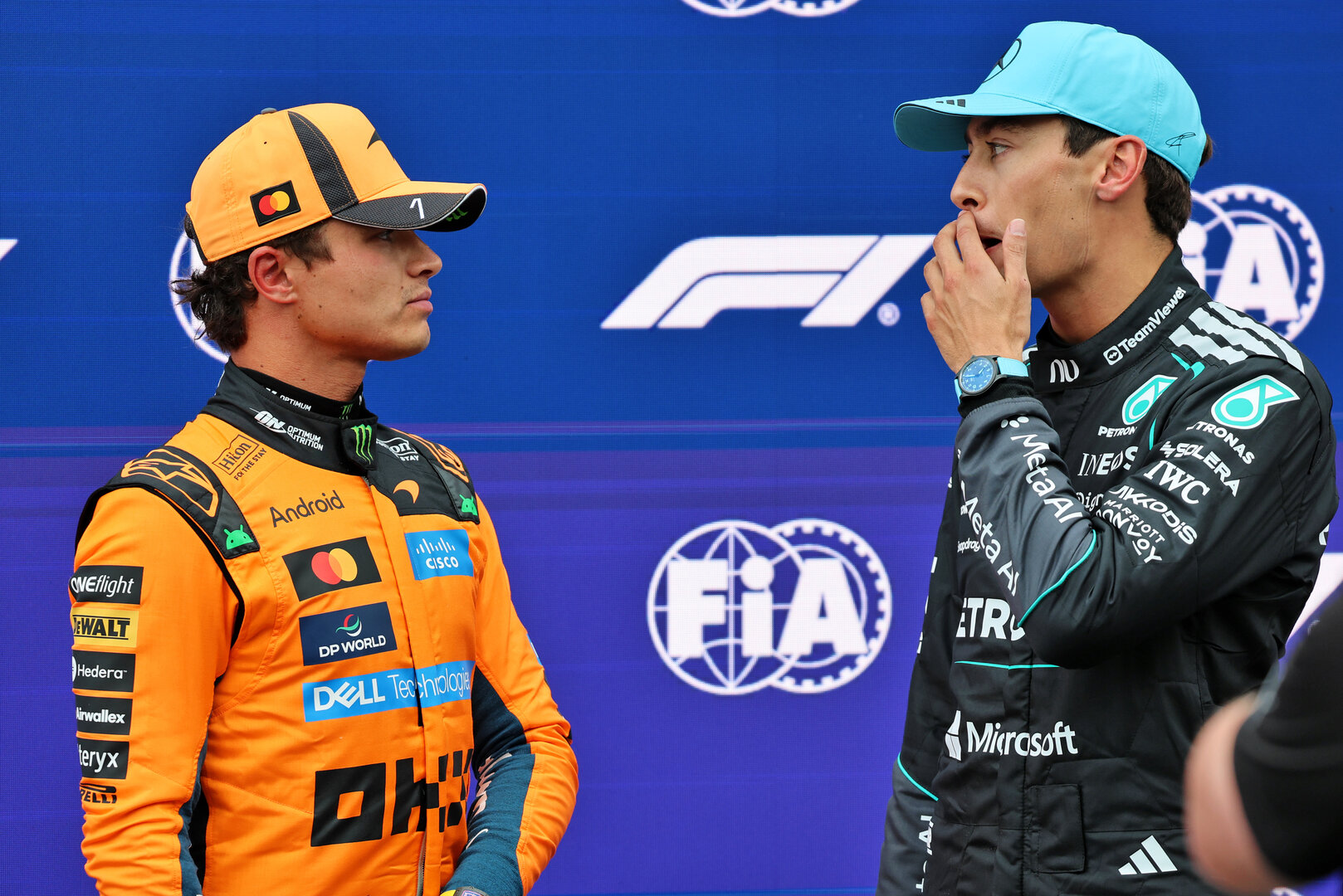 GP OLANDA, (L to R): Pole sitter Lando Norris (GBR) McLaren F1 Team in parc ferme with George Russell (GBR) Mercedes AMG Formula One Team.
22.08.2026. Formula 1 World Championship, Rd 12, Dutch Grand Prix, Zandvoort, Netherlands, Sprint e Qualifiche Day.
- www.xpbimages.com, EMail: requests@xpbimages.com © Copyright: Batchelor / XPB Images