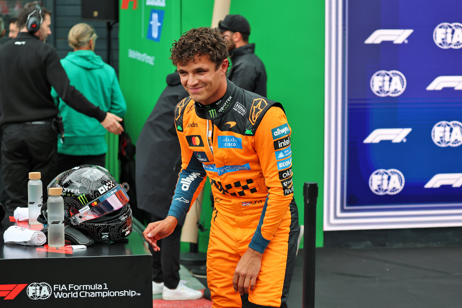GP OLANDA, Pole sitter Lando Norris (GBR) McLaren F1 Team in parc ferme.
22.08.2026. Formula 1 World Championship, Rd 12, Dutch Grand Prix, Zandvoort, Netherlands, Sprint e Qualifiche Day.
- www.xpbimages.com, EMail: requests@xpbimages.com © Copyright: Batchelor / XPB Images