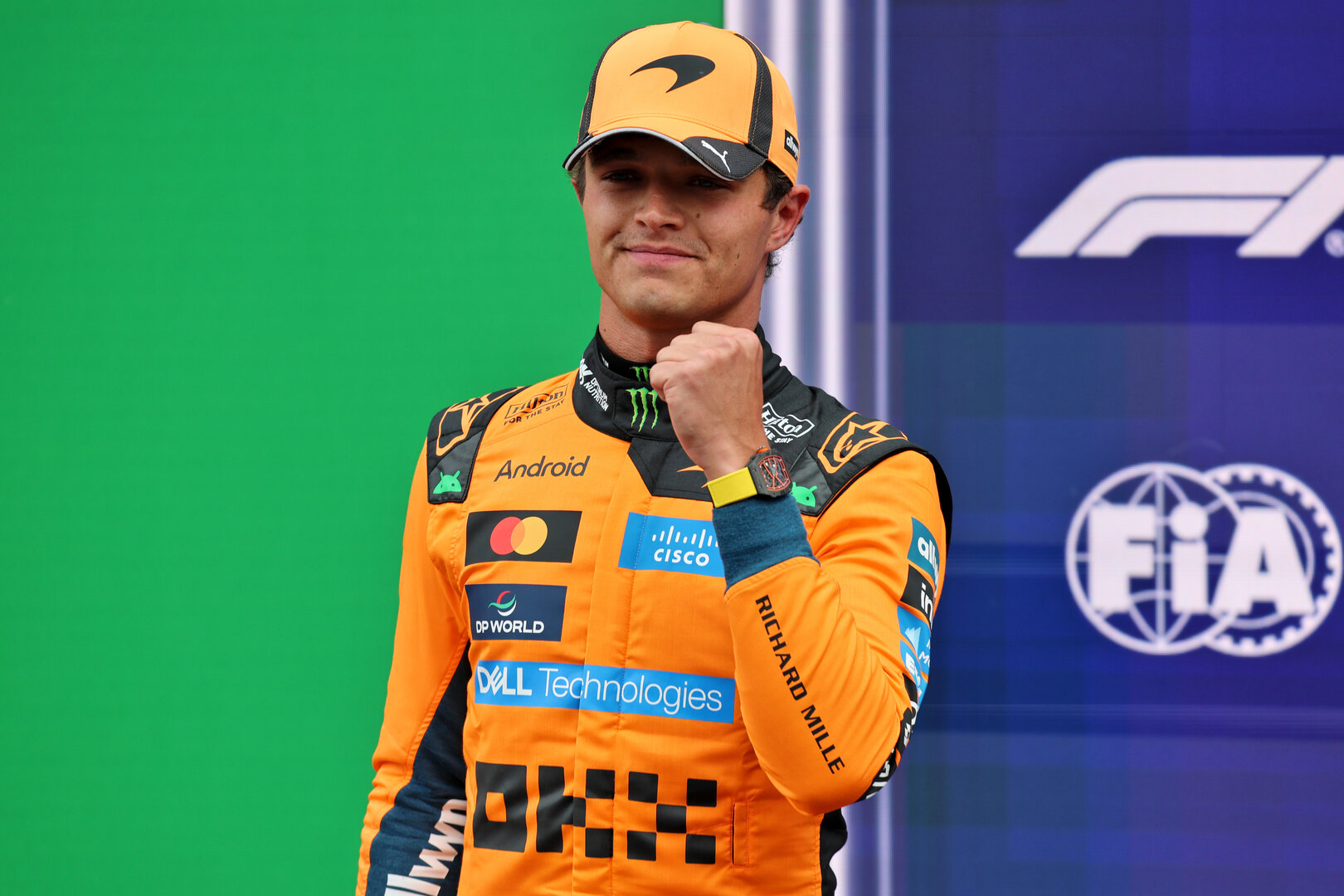 GP OLANDA, Lando Norris (GBR) McLaren F1 Team celebrates his pole position in qualifying parc ferme.
22.08.2026. Formula 1 World Championship, Rd 12, Dutch Grand Prix, Zandvoort, Netherlands, Sprint e Qualifiche Day.
- www.xpbimages.com, EMail: requests@xpbimages.com © Copyright: Batchelor / XPB Images