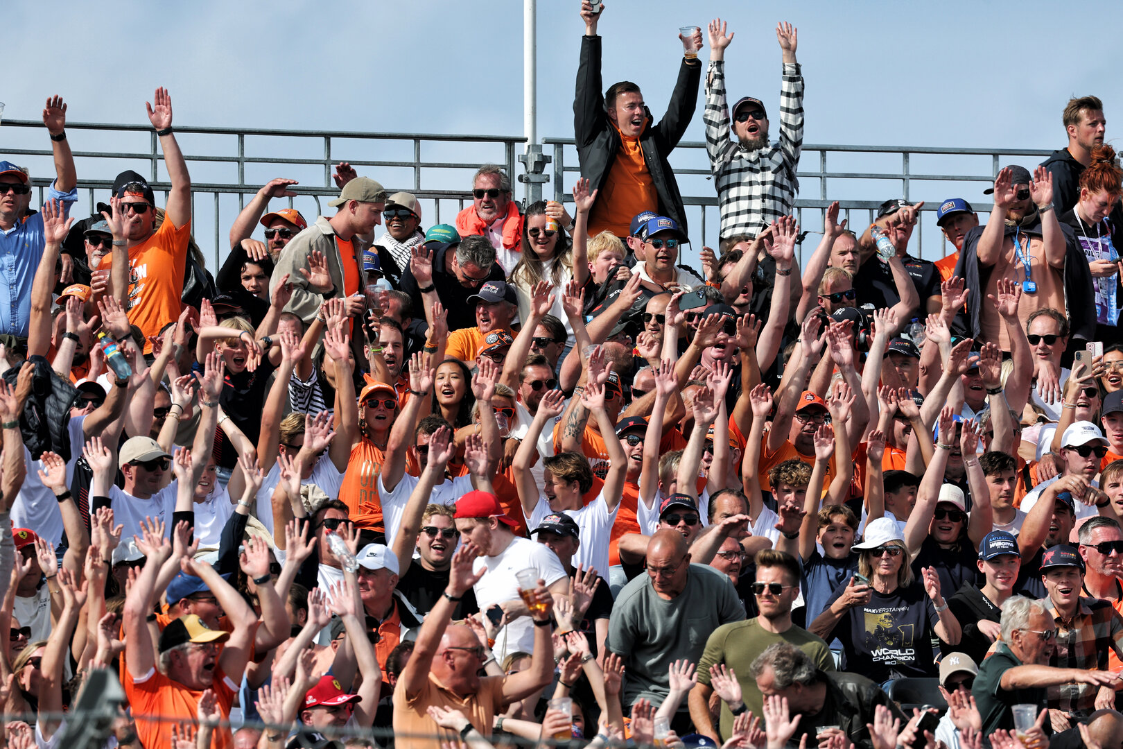GP OLANDA, Circuit Atmosfera - fans in the grandstand.
22.08.2026. Formula 1 World Championship, Rd 12, Dutch Grand Prix, Zandvoort, Netherlands, Sprint e Qualifiche Day.
- www.xpbimages.com, EMail: requests@xpbimages.com © Copyright: Moy / XPB Images