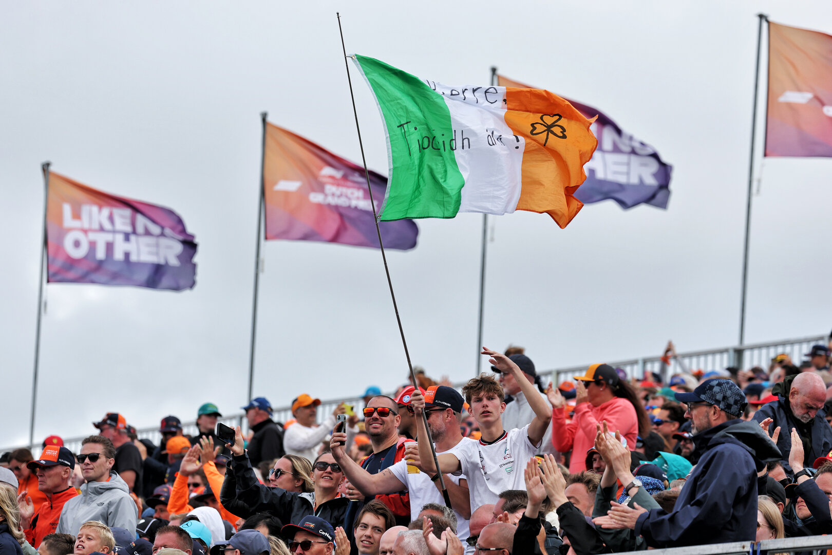 GP OLANDA, Circuit Atmosfera - fans in the grandstand.
22.08.2026. Formula 1 World Championship, Rd 12, Dutch Grand Prix, Zandvoort, Netherlands, Sprint e Qualifiche Day.
- www.xpbimages.com, EMail: requests@xpbimages.com © Copyright: Moy / XPB Images