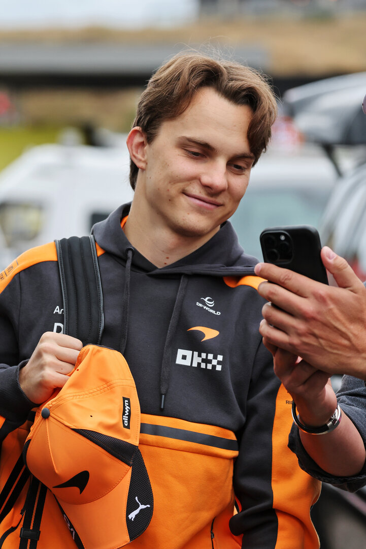 GP OLANDA, Oscar Piastri (AUS) McLaren F1 Team.
23.08.2026. Formula 1 World Championship, Rd 12, Dutch Grand Prix, Zandvoort, Netherlands, Gara Day.
- www.xpbimages.com, EMail: requests@xpbimages.com © Copyright: Moy / XPB Images