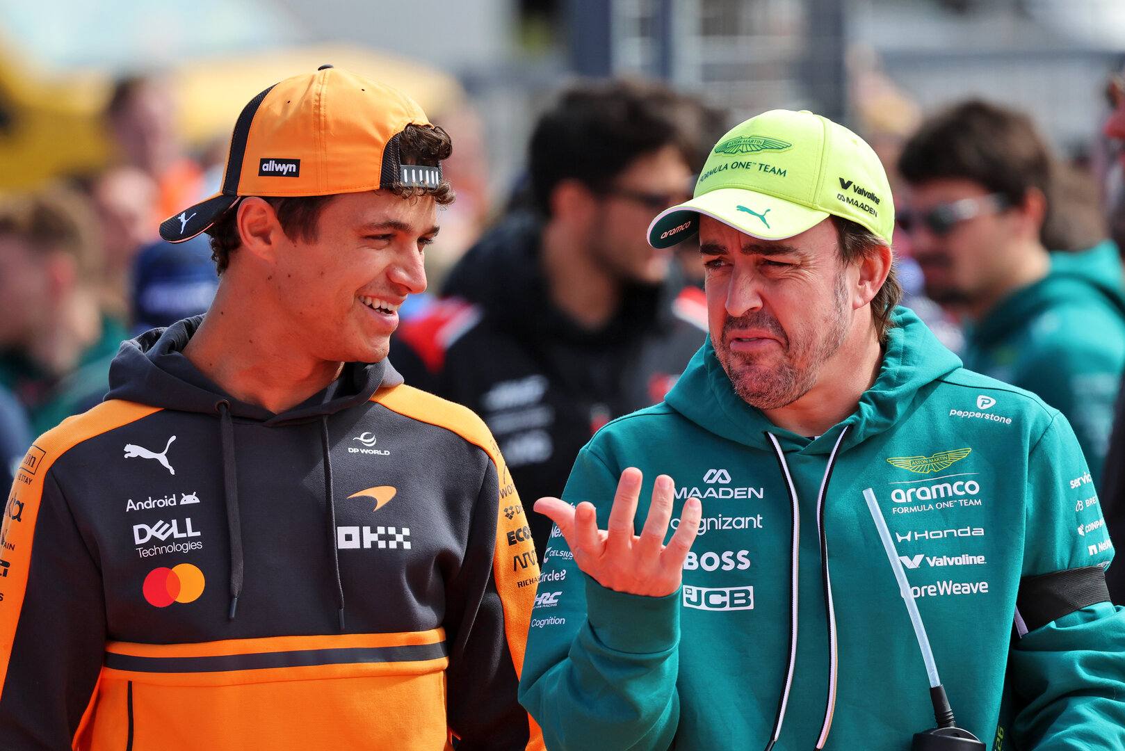GP OLANDA, (L to R): Lando Norris (GBR) McLaren F1 Team with Fernando Alonso (ESP) Aston Martin F1 Team on the drivers' parade.
23.08.2026. Formula 1 World Championship, Rd 12, Dutch Grand Prix, Zandvoort, Netherlands, Gara Day.
- www.xpbimages.com, EMail: requests@xpbimages.com © Copyright: Batchelor / XPB Images