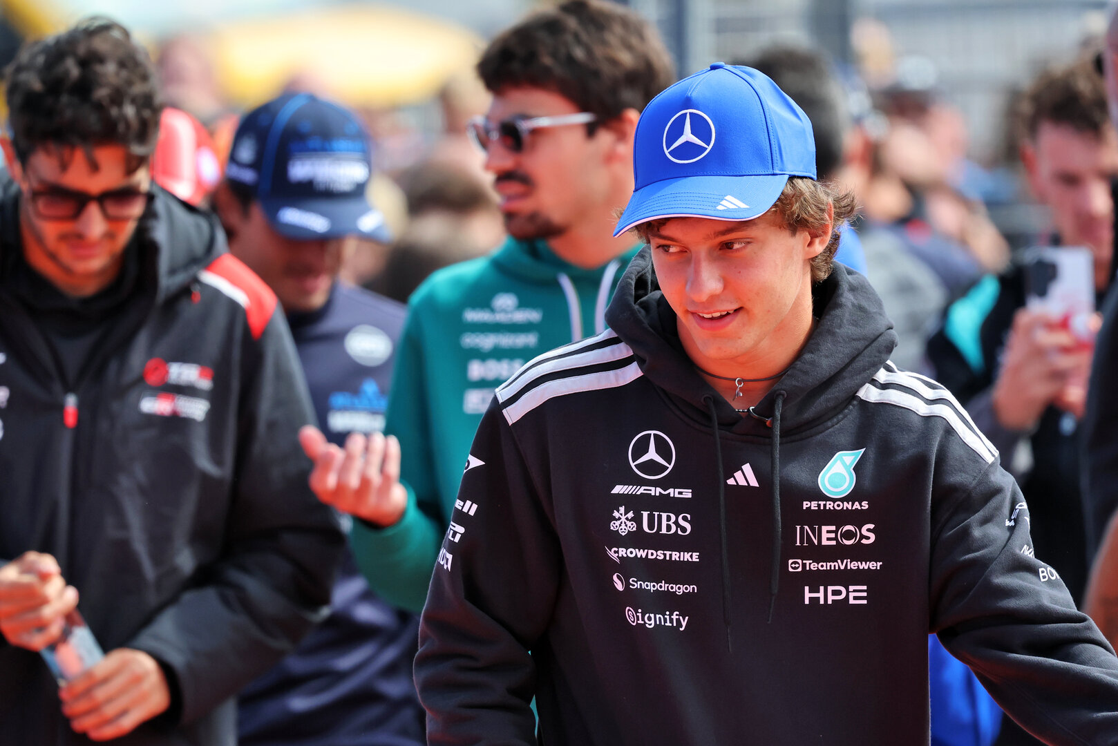GP OLANDA, Andrea Kimi Antonelli (ITA) Mercedes AMG Formula One Team on the drivers' parade.
23.08.2026. Formula 1 World Championship, Rd 12, Dutch Grand Prix, Zandvoort, Netherlands, Gara Day.
- www.xpbimages.com, EMail: requests@xpbimages.com © Copyright: Batchelor / XPB Images