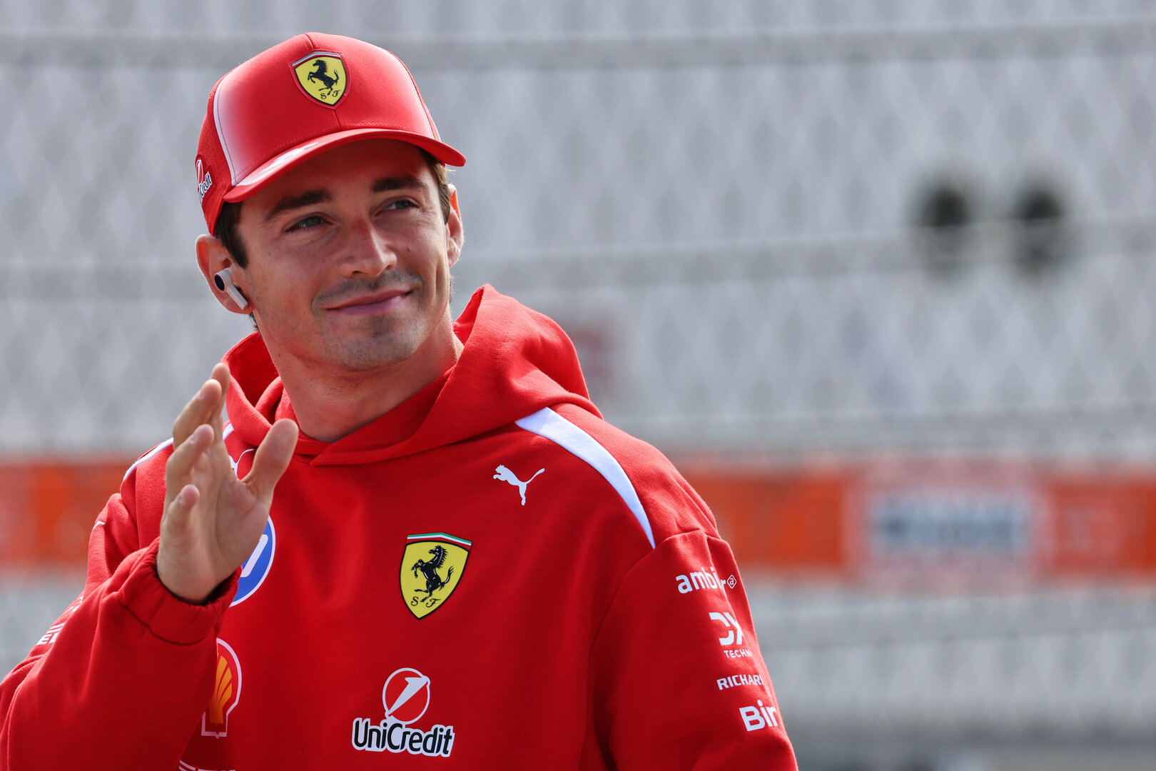 GP OLANDA, Charles Leclerc (MON) Ferrari on the drivers' parade.
23.08.2026. Formula 1 World Championship, Rd 12, Dutch Grand Prix, Zandvoort, Netherlands, Gara Day.
- www.xpbimages.com, EMail: requests@xpbimages.com © Copyright: Batchelor / XPB Images